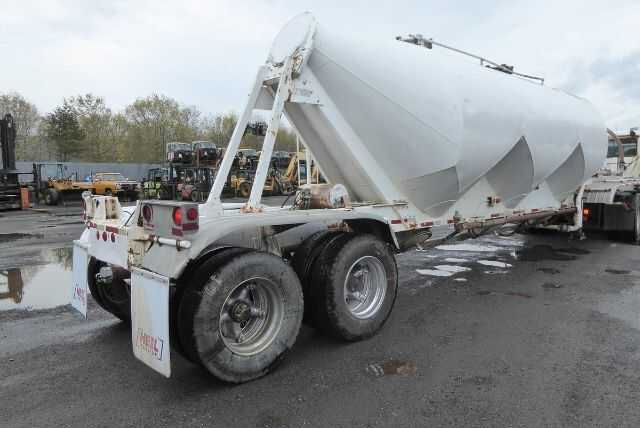 1972 Fruehauf dry bulk