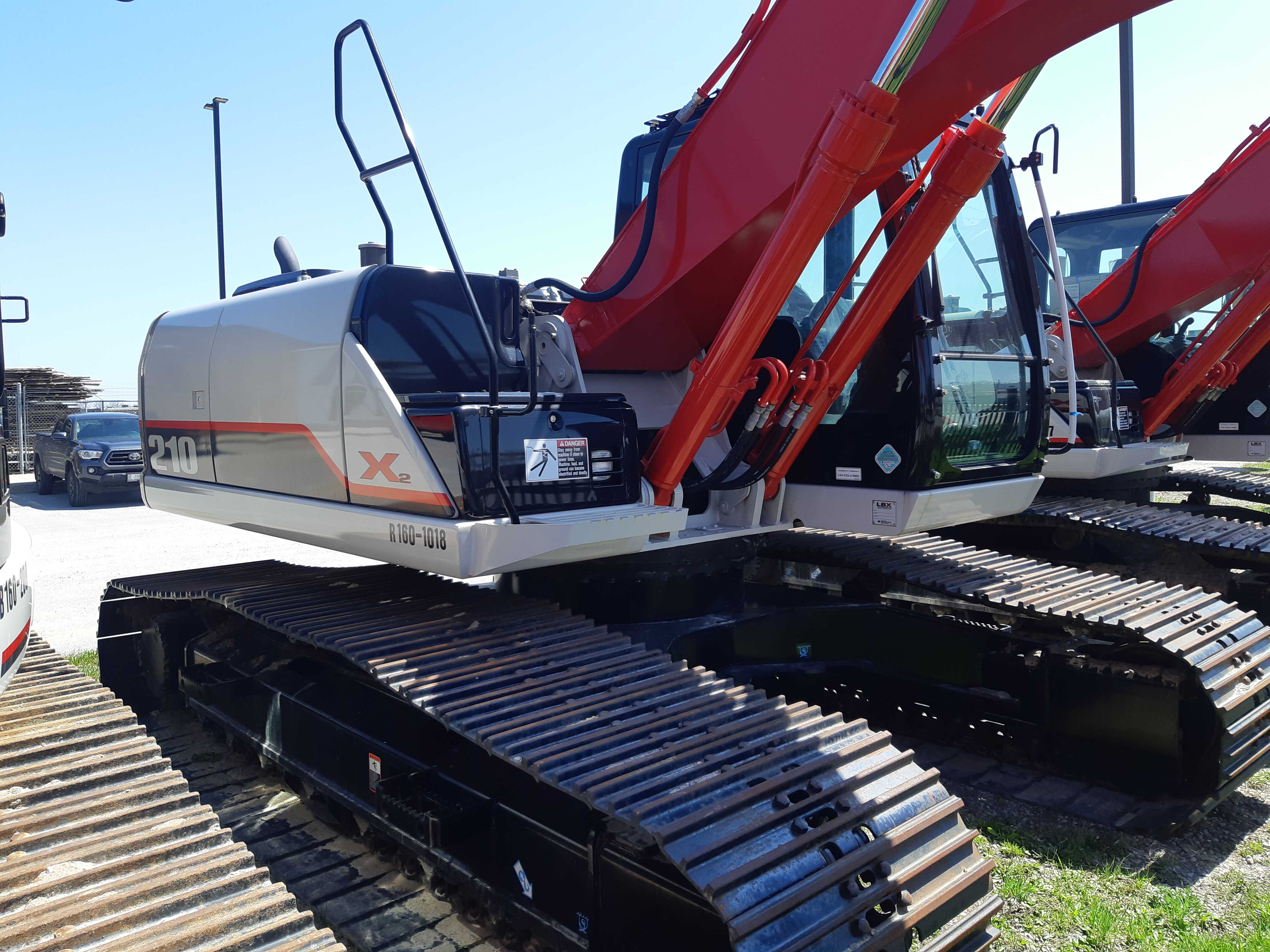 Used 2019 LINK BELT 210 X2 Excavators in Sudbury, ON RaD