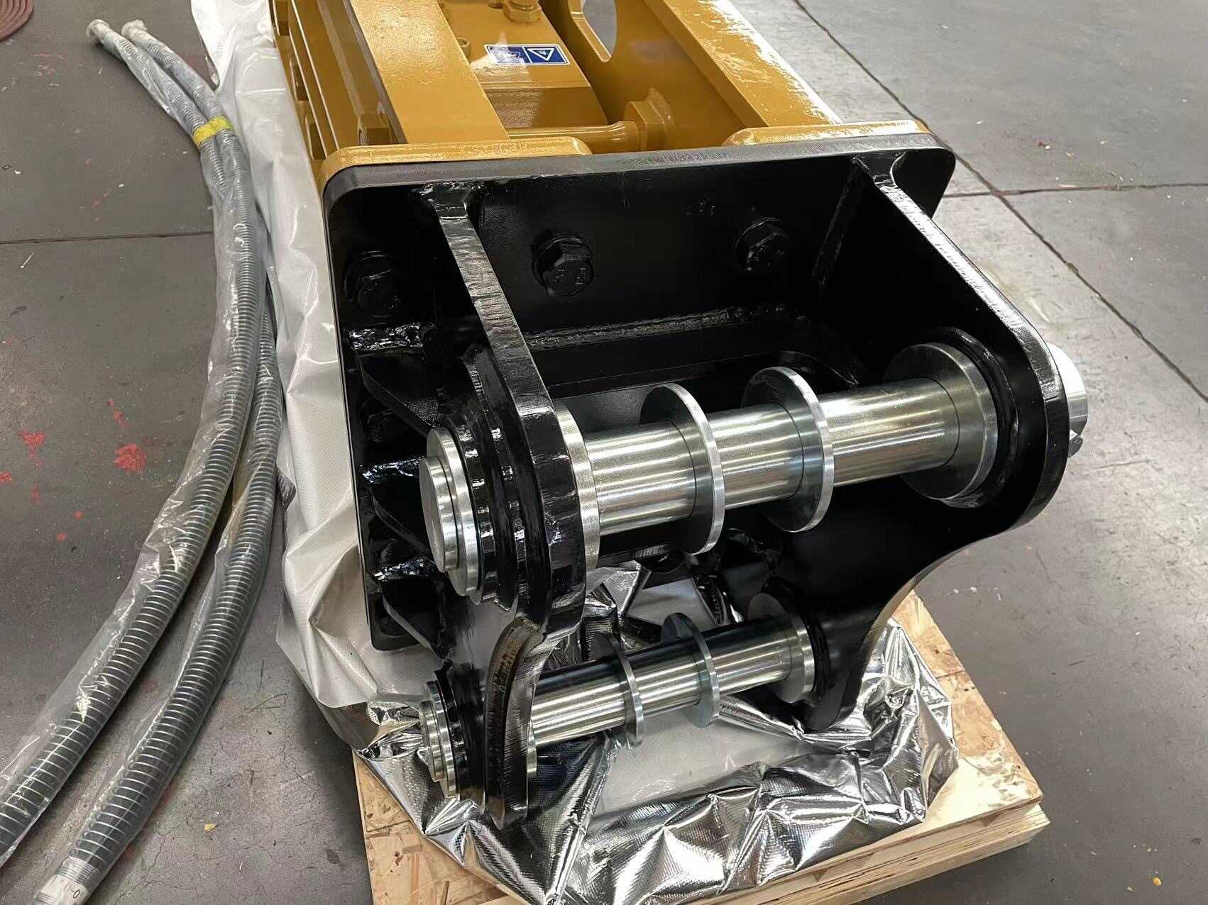 2022 CATERPILLAR 20TON EXCAVATOR HAMMER H140 CAT 320 ATTACHMENTS