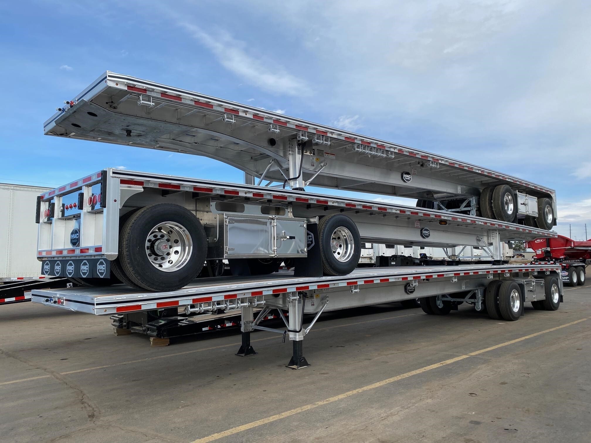 2024 MAC TRAILER MFG OWNER OPP ALL ALUM FLATBED, SPREAD AIR W FRONT LIF
