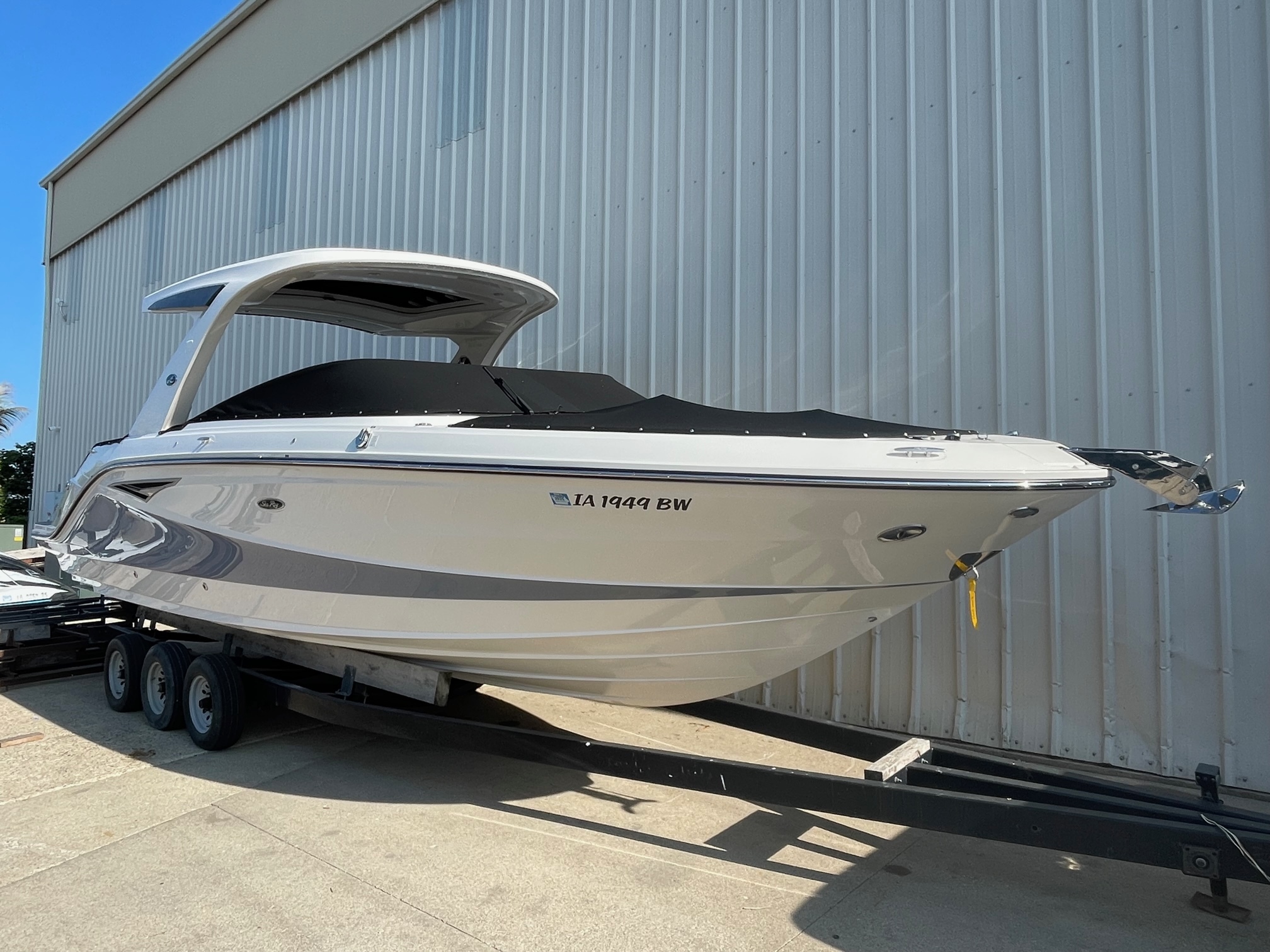 2022 SEA RAY 310 Runabout Power Boat For Sale in Okoboji, IA on