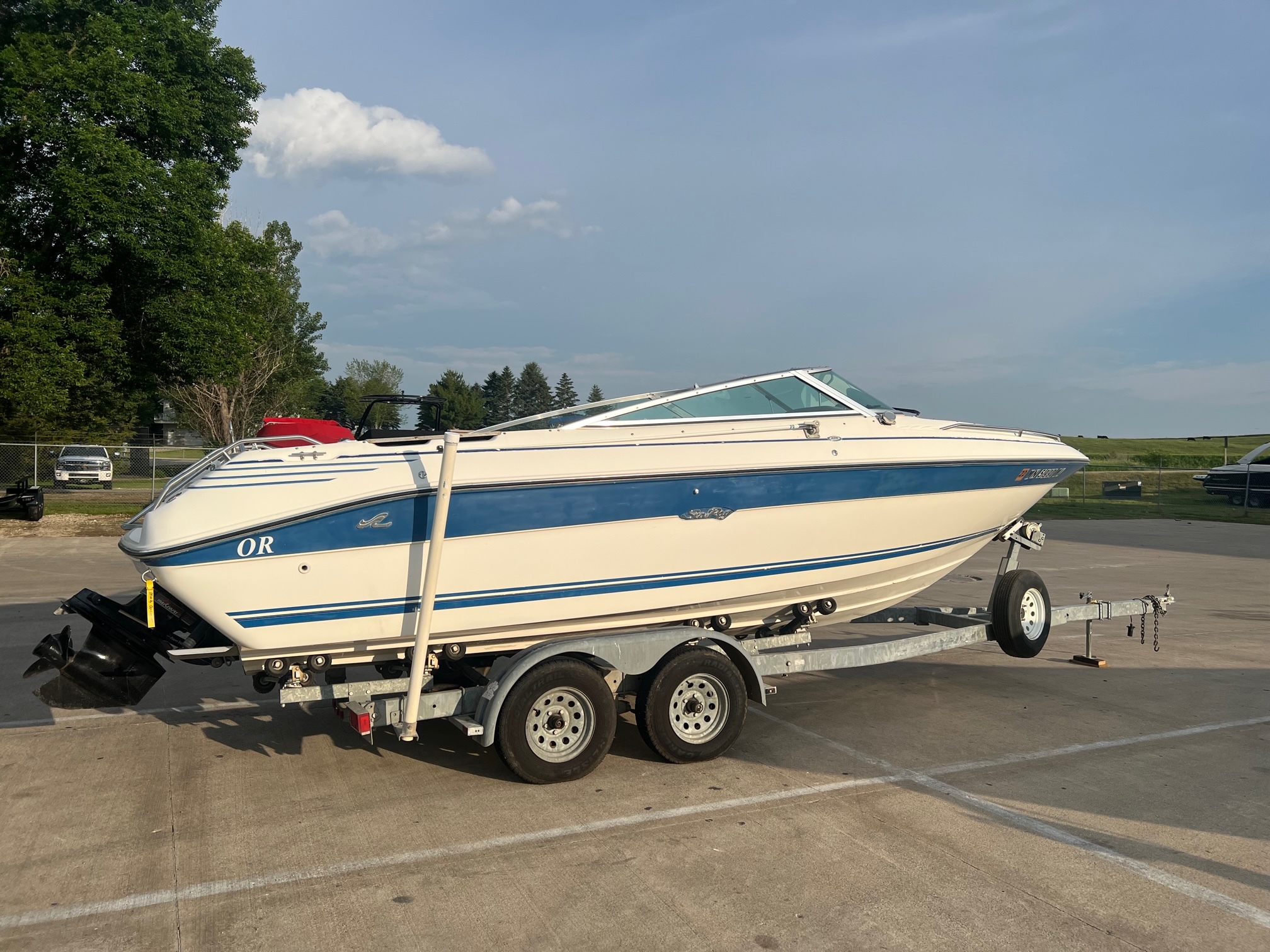 1991 SEA RAY 225 Runabout Power Boat For Sale in Okoboji, IA on