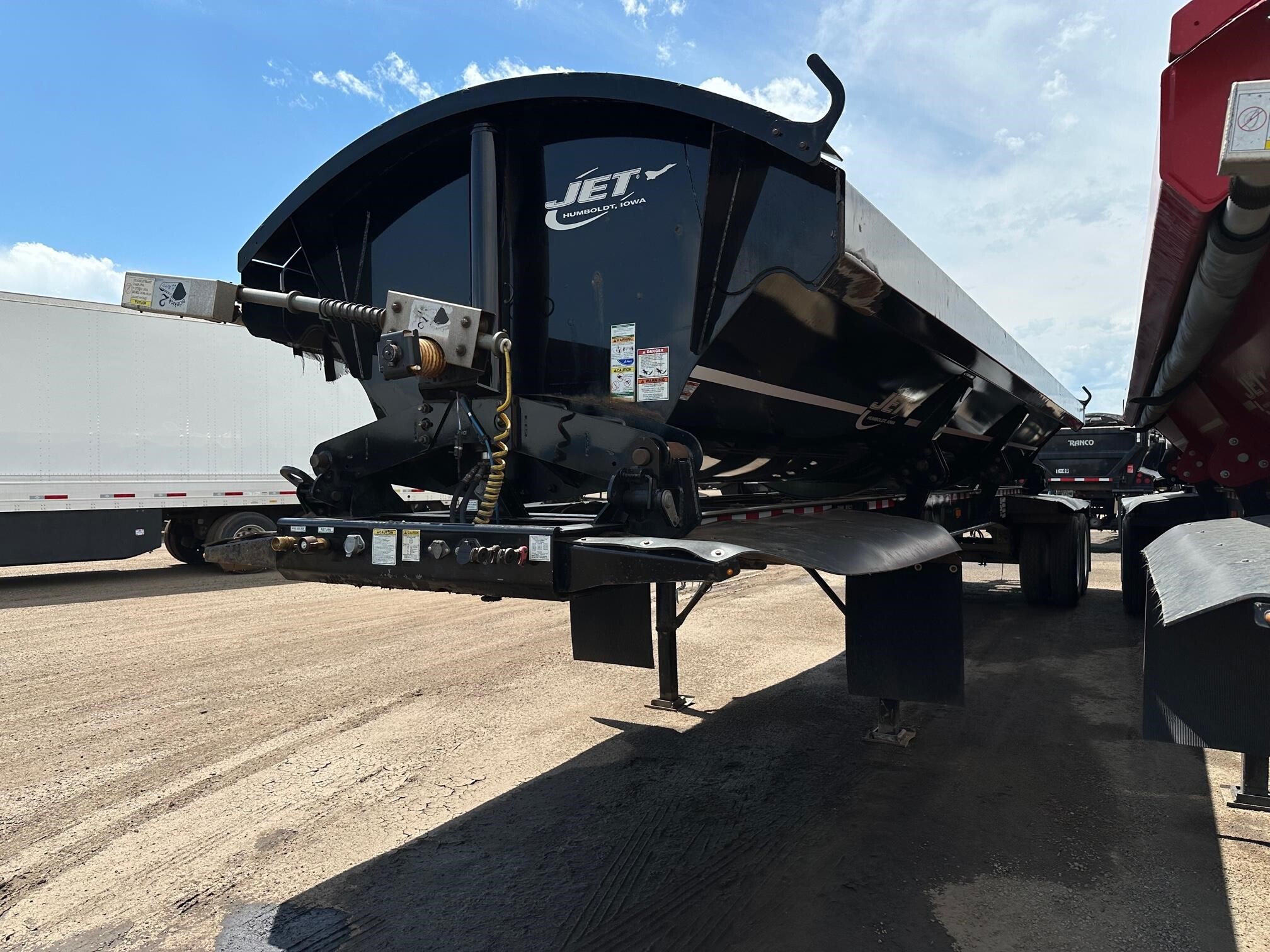 2018 JET 40' AIR RIDE SIDE DUMP, ELECTRIC TARP, PUSH BLOCK, TRAILER