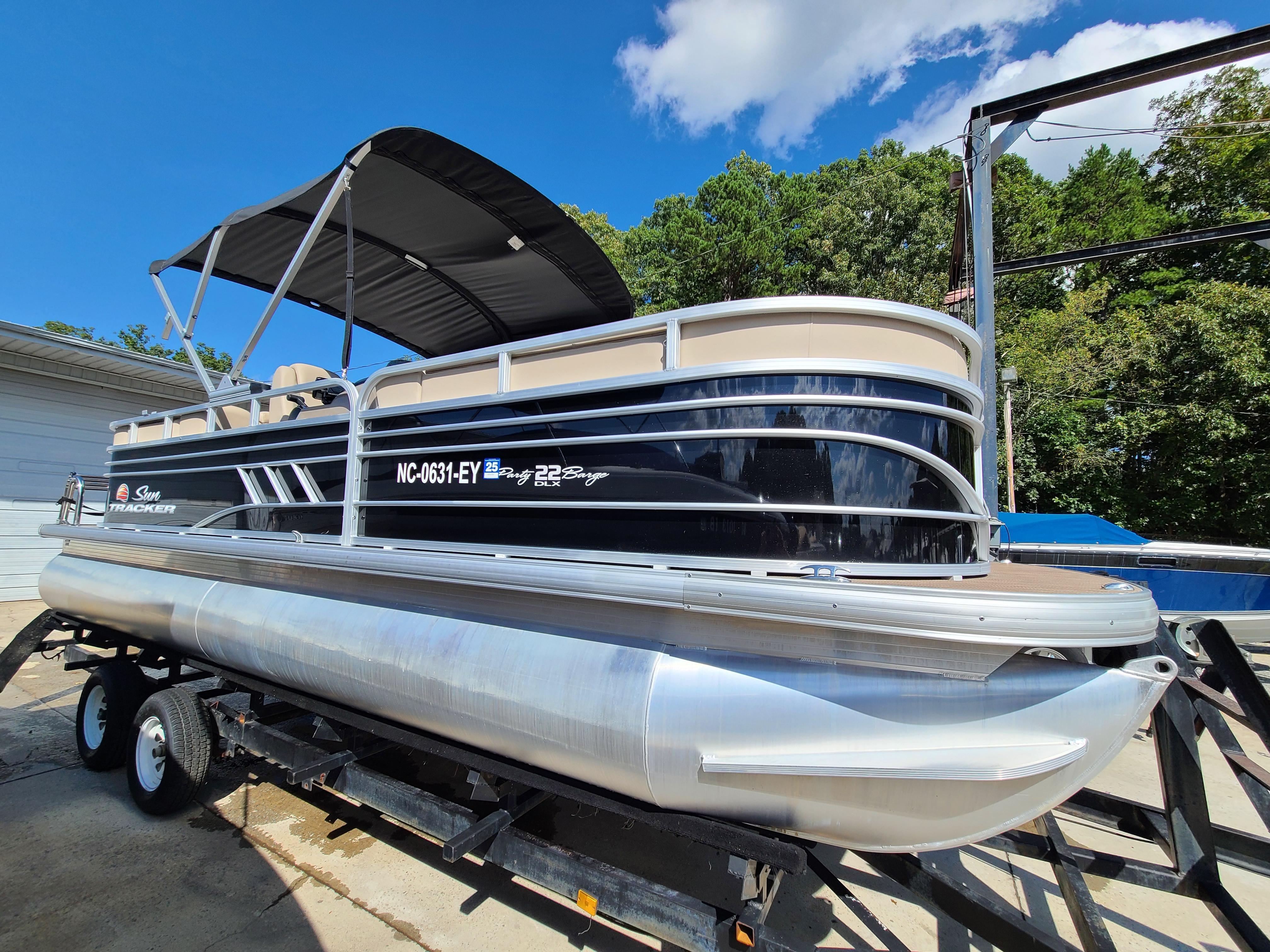 2022 SUN TRACKER 22 Party Barge Pontoon Power Boat For Sale in C...