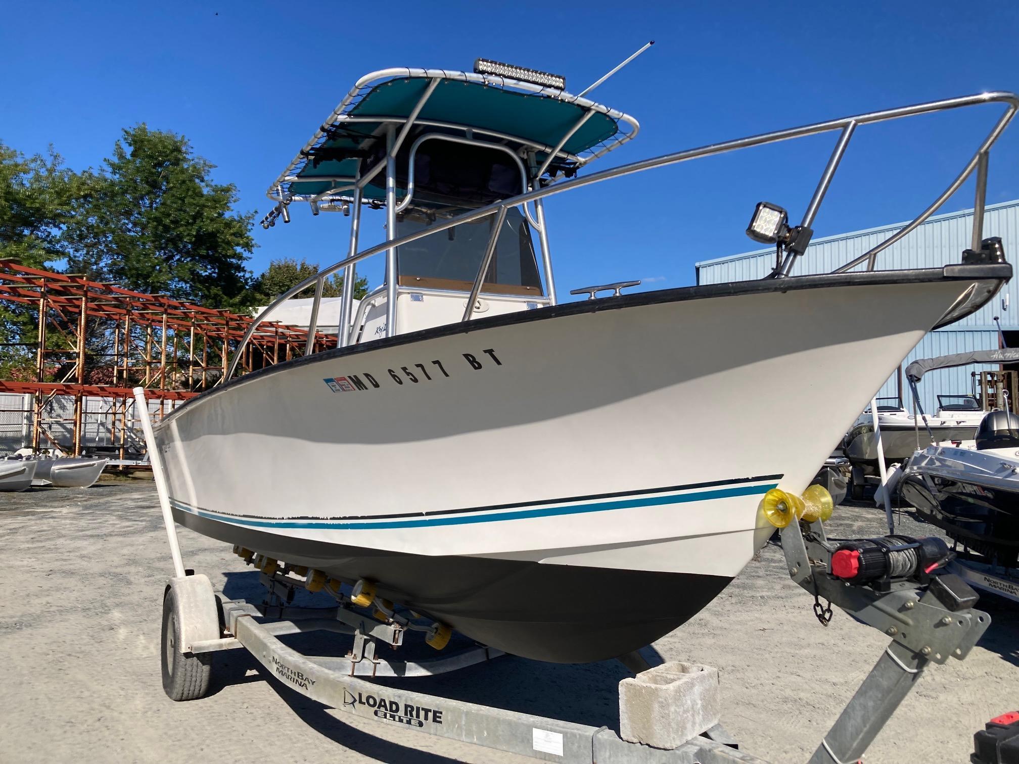 2005 KEY LARGO 206 CENTER CONSOLE Center Console Power Boat For