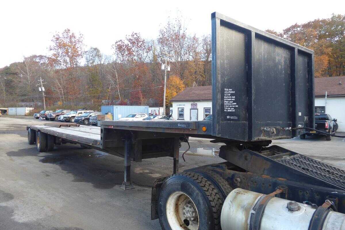 1997 Dynaweld step deck