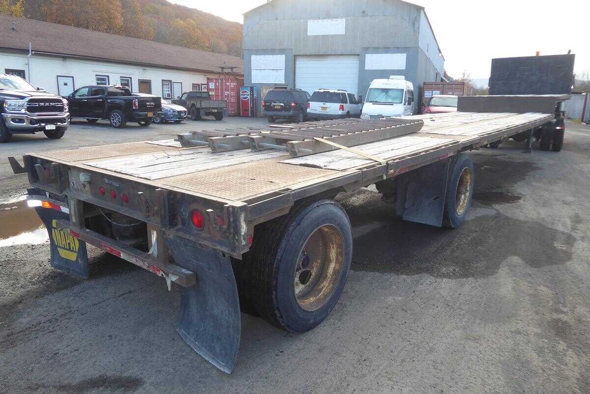 1997 Dynaweld step deck