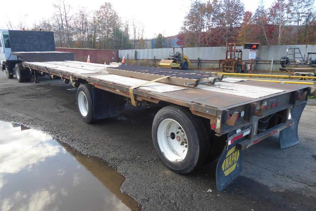 1997 Dynaweld step deck