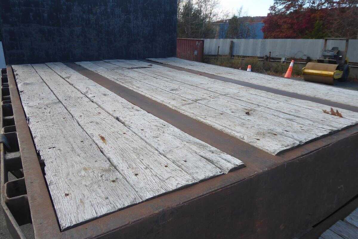 1997 Dynaweld step deck