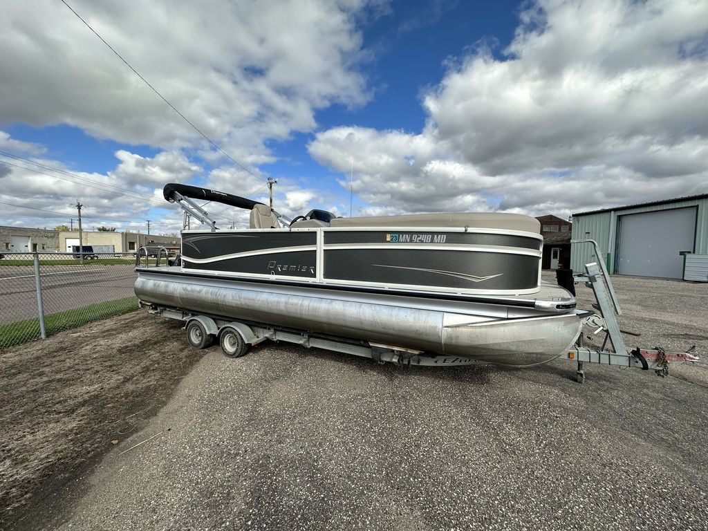 2022 Premier 220 RE 115HP ULTRA LEGS BUNK TRAILER Pontoon Power