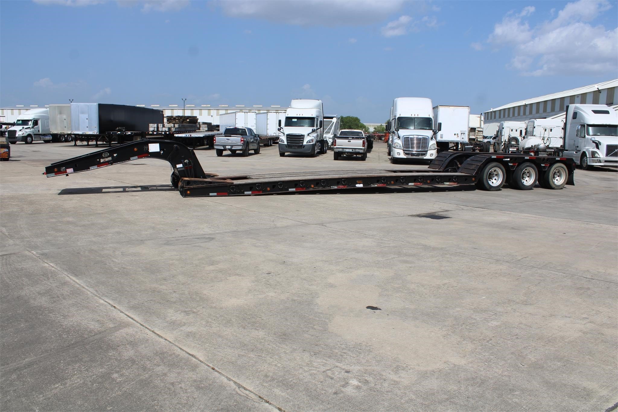 Used 2019 BUCKNER LOWBOY Lowboy Trailer in Houston, TX NextTruck