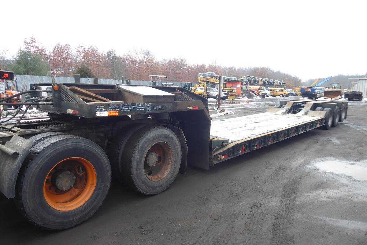 1986 Rogers tri axle drop deck