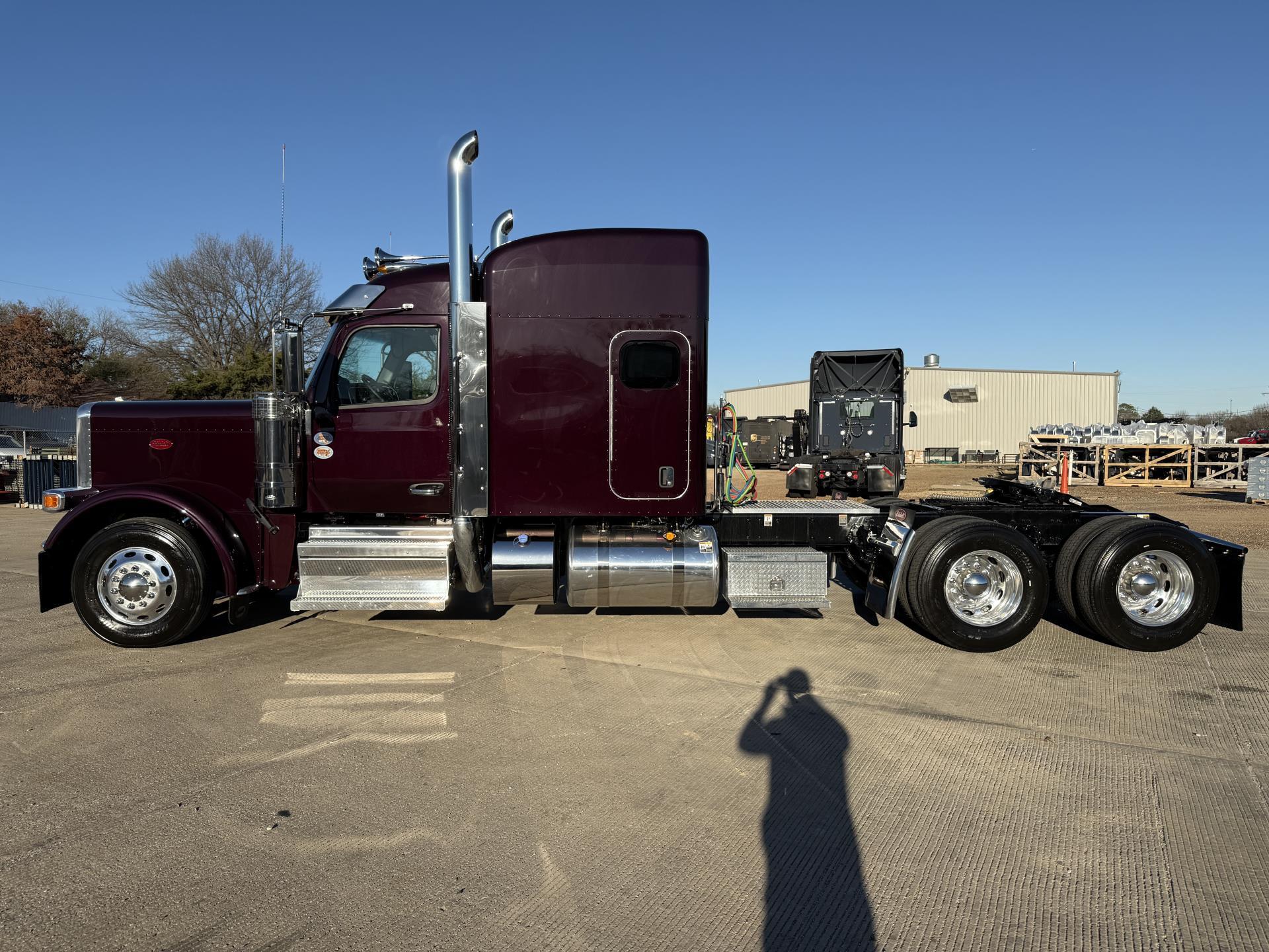 New 2026 Peterbilt 589 Sleeper Trucks in Irving, TX | RaD