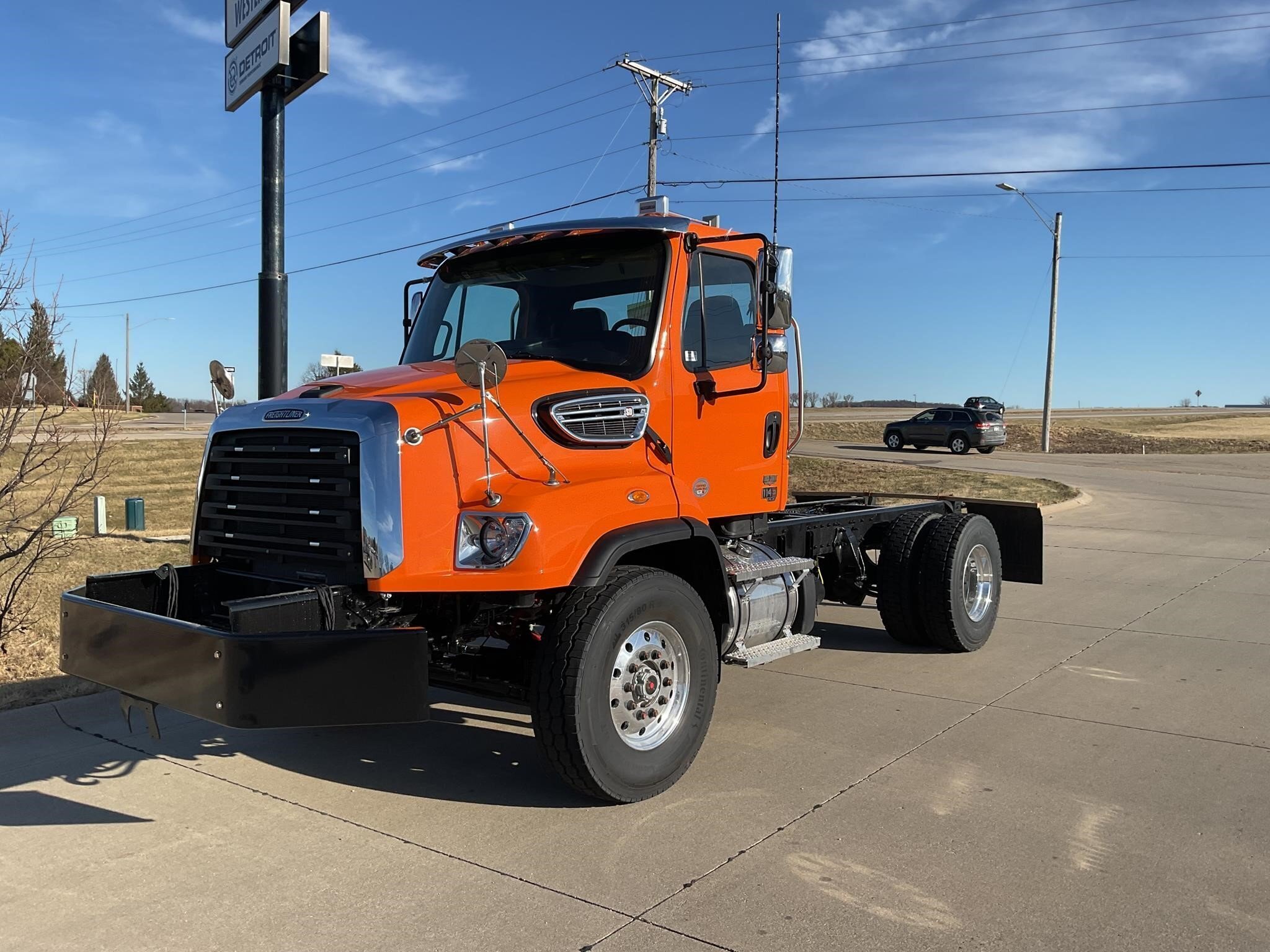 Sam Cab Module 114sd New 2026 FREIGHTLINER 114SD Cab Chassis in Oak Creek, WI | NextTruck