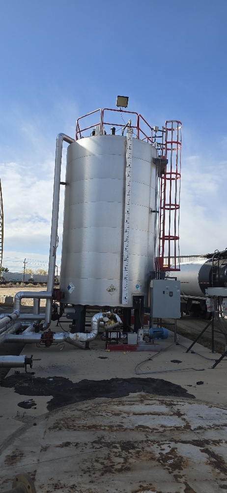 Image showcasing Used Vertical 15k A.C Tank Asphalt Plant Components in Murfreesboro, TN ...
