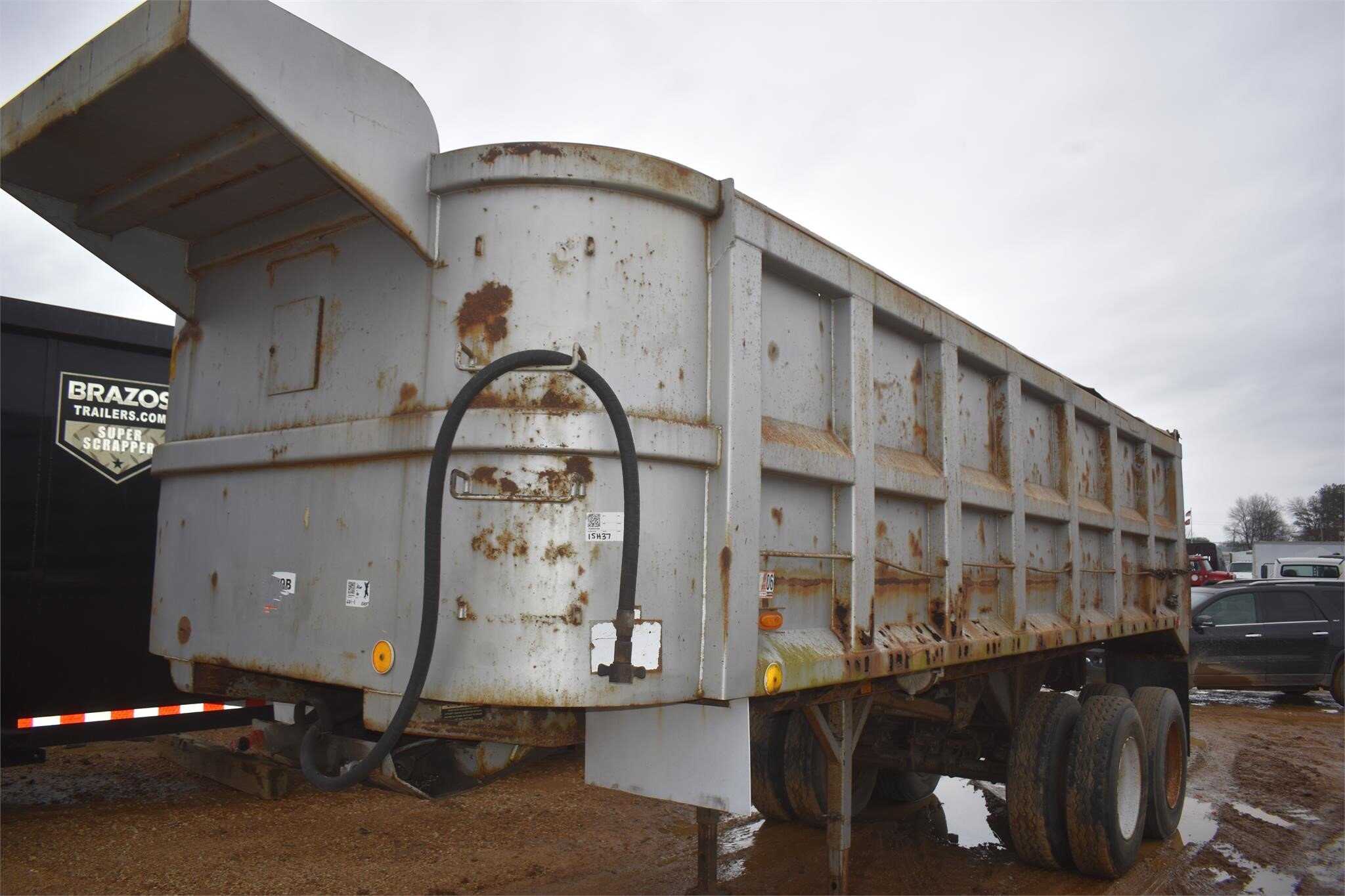 1983 Hilbilt 24 ft end dump