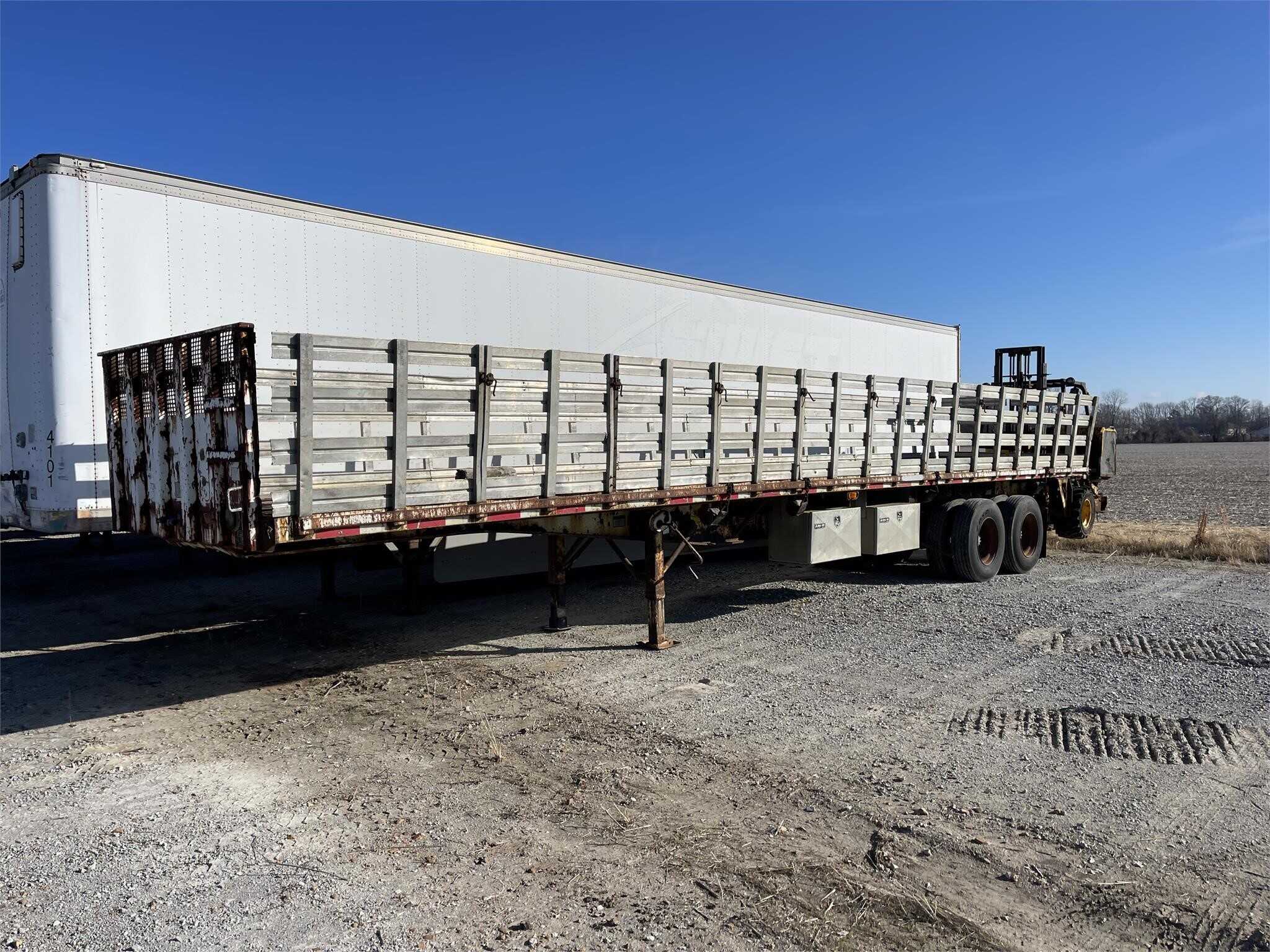 1997 Fruehauf 40 ft flat bed