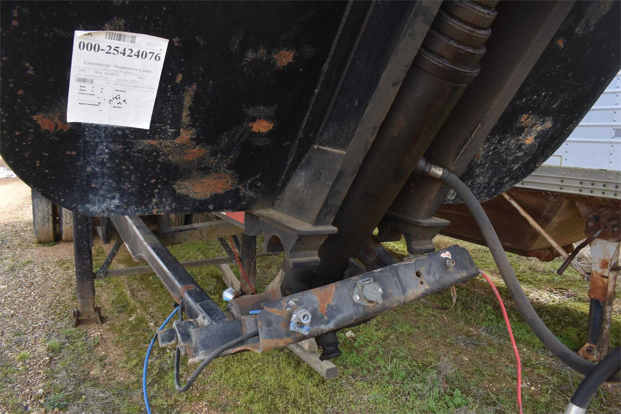 2007 Mac 28 ft end dump