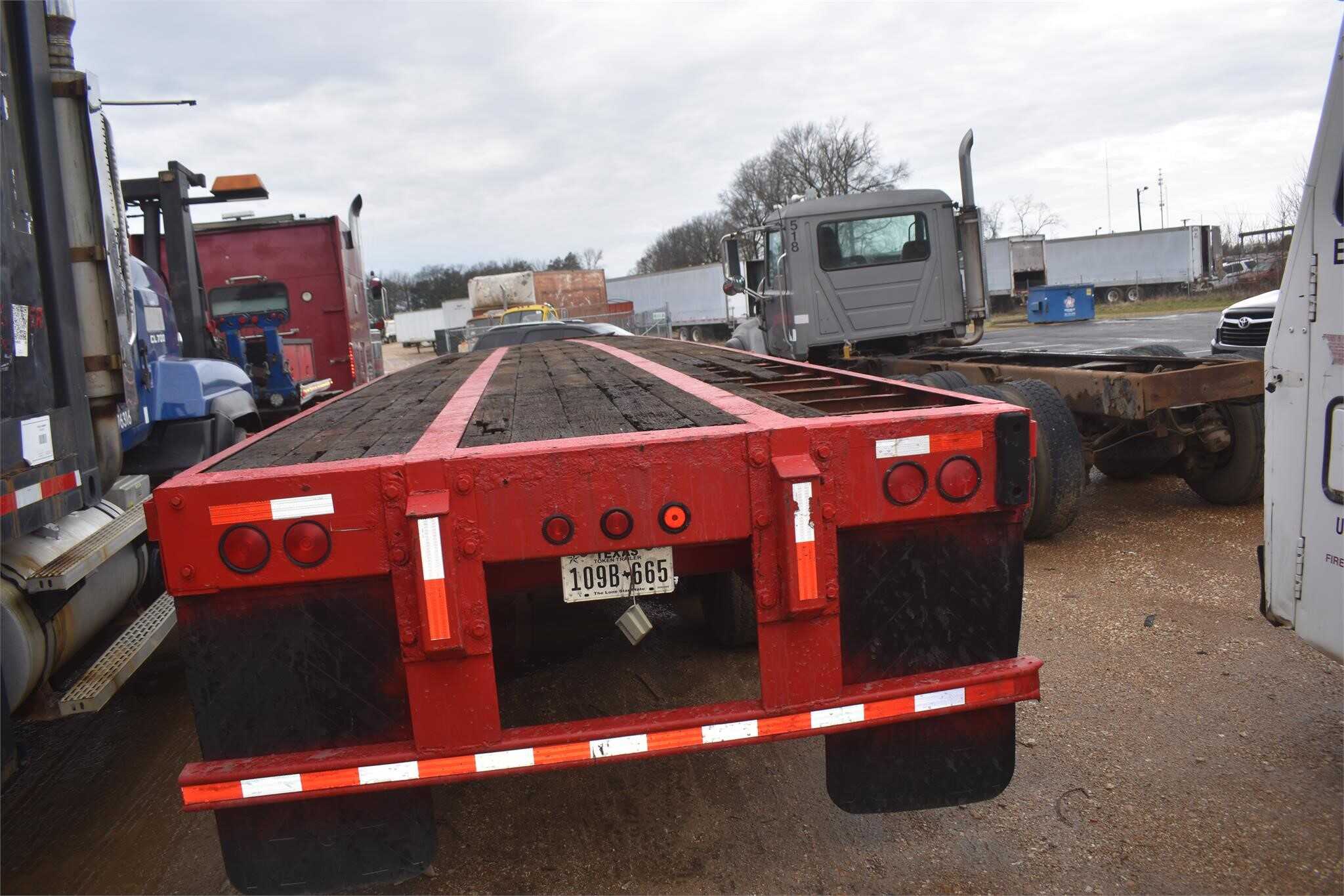2002 Great Dane 48 ft flat beds
