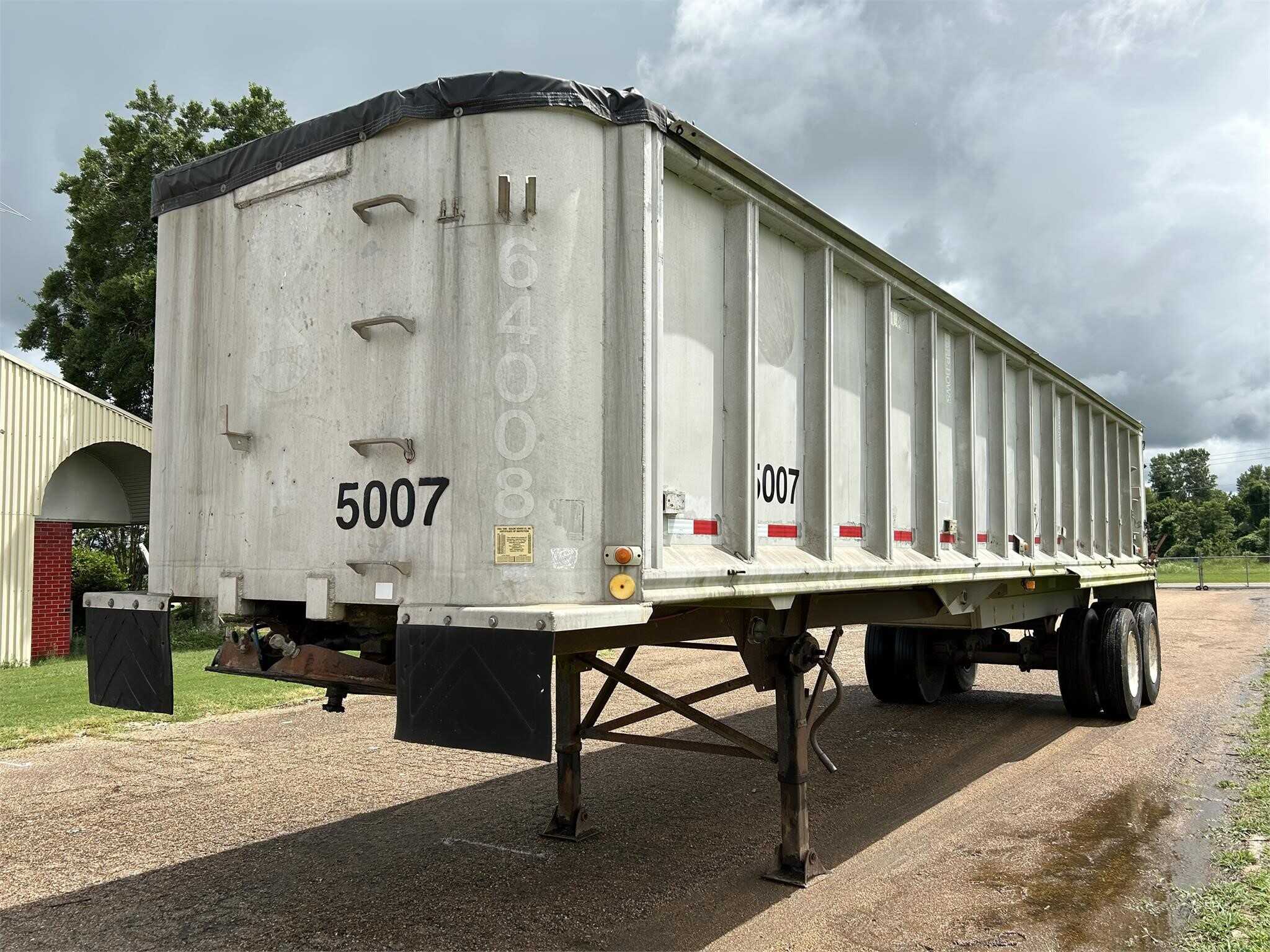 1988 Mate 36 ft end dump