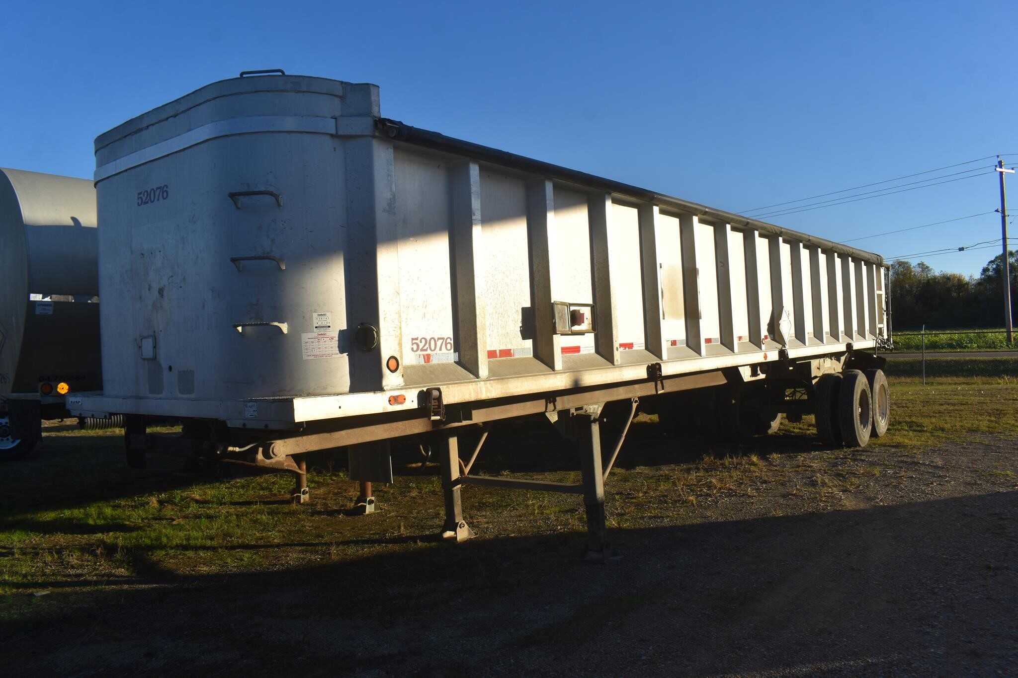 1989 Montone 39 ft end dump