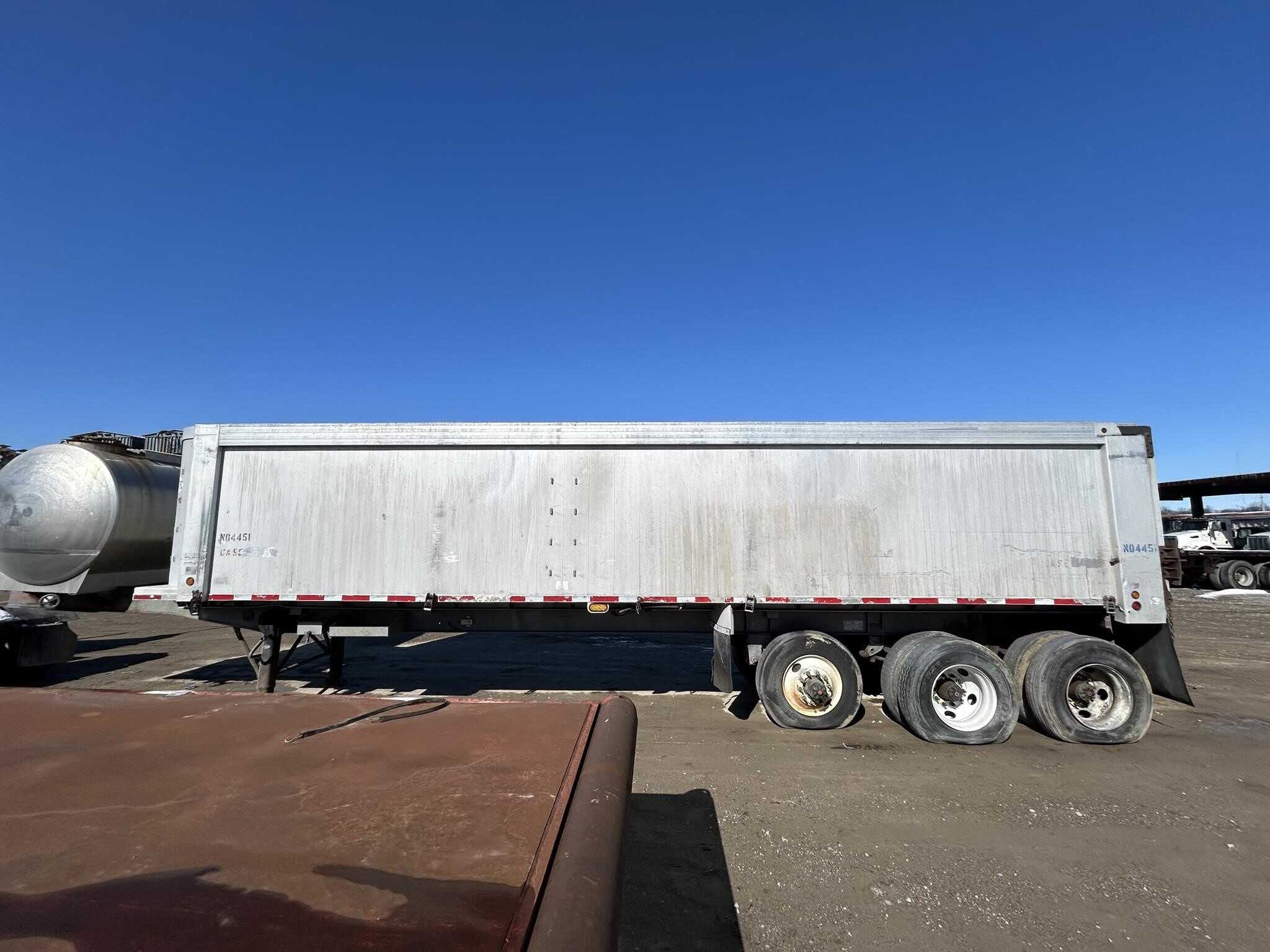 2006 Spectec 33 ft opentop with 1000 gallon tank