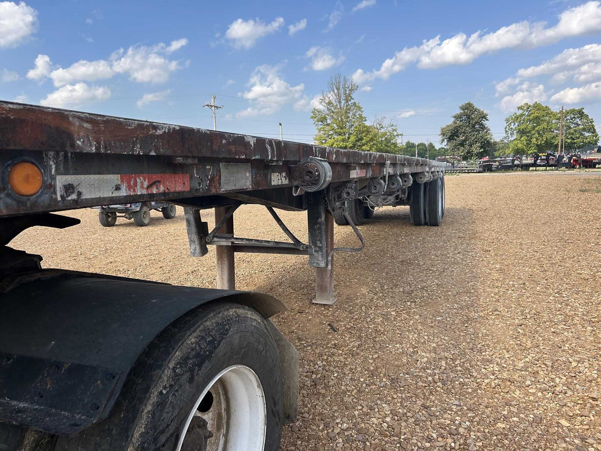 1979 Lufkin 42 ft flat bed