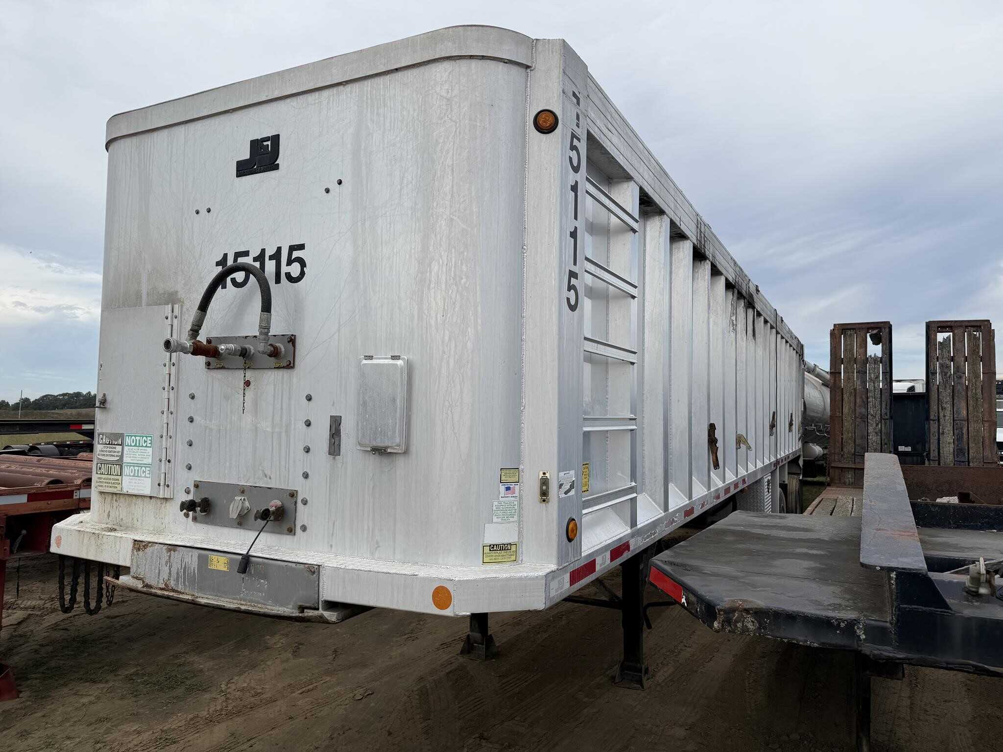2019 Somerset 39 ft push out