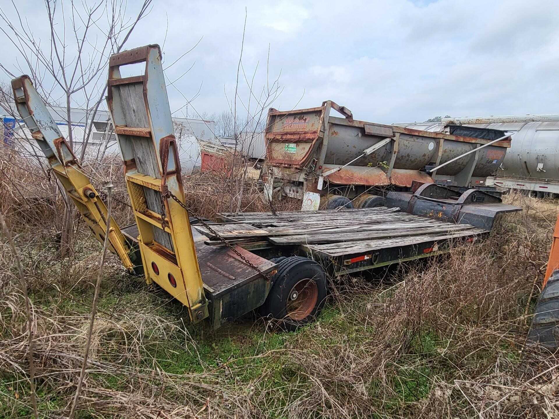 1980 Phelan single axle low boy
