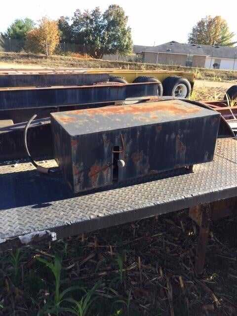 1980 Phelan single axle low boy