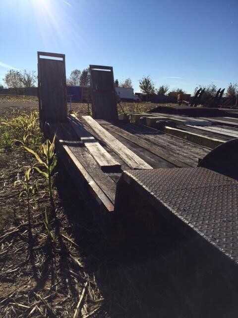 1980 Phelan single axle low boy