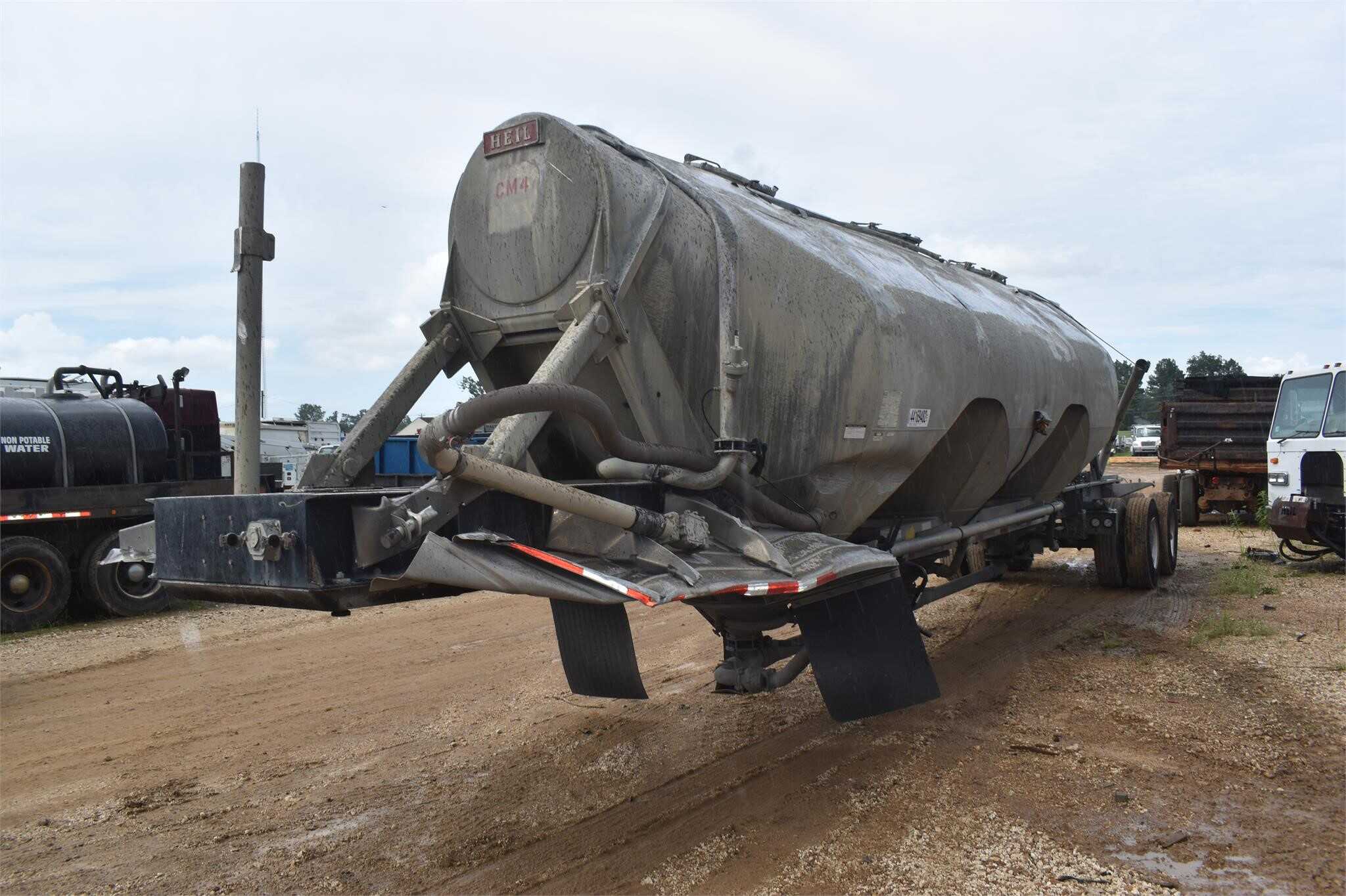 1996 Heil 1010 cube tank
