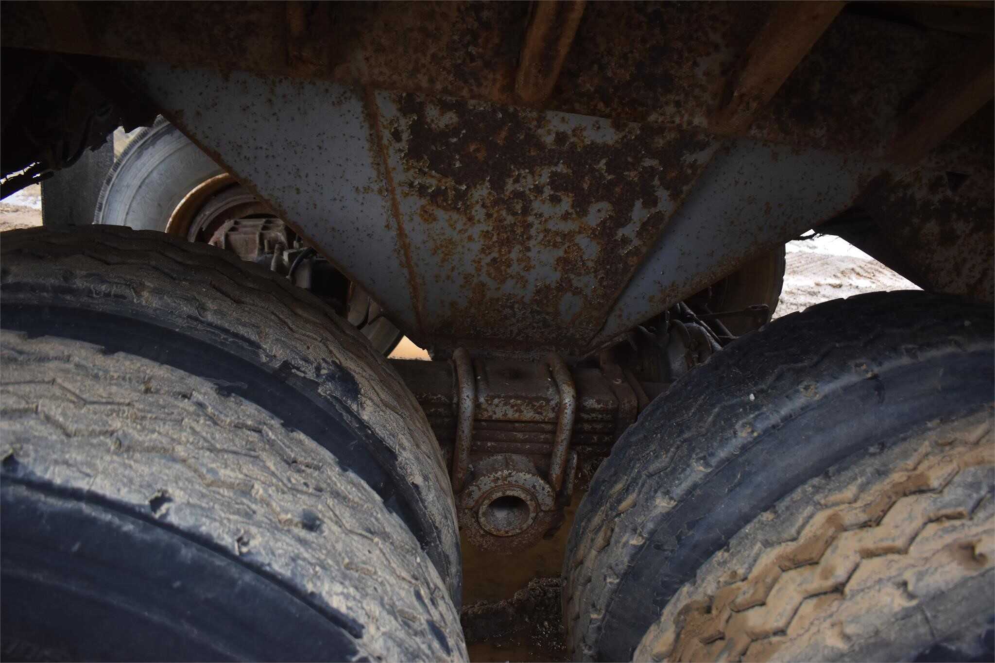 1983 Hilbilt 24 ft end dump