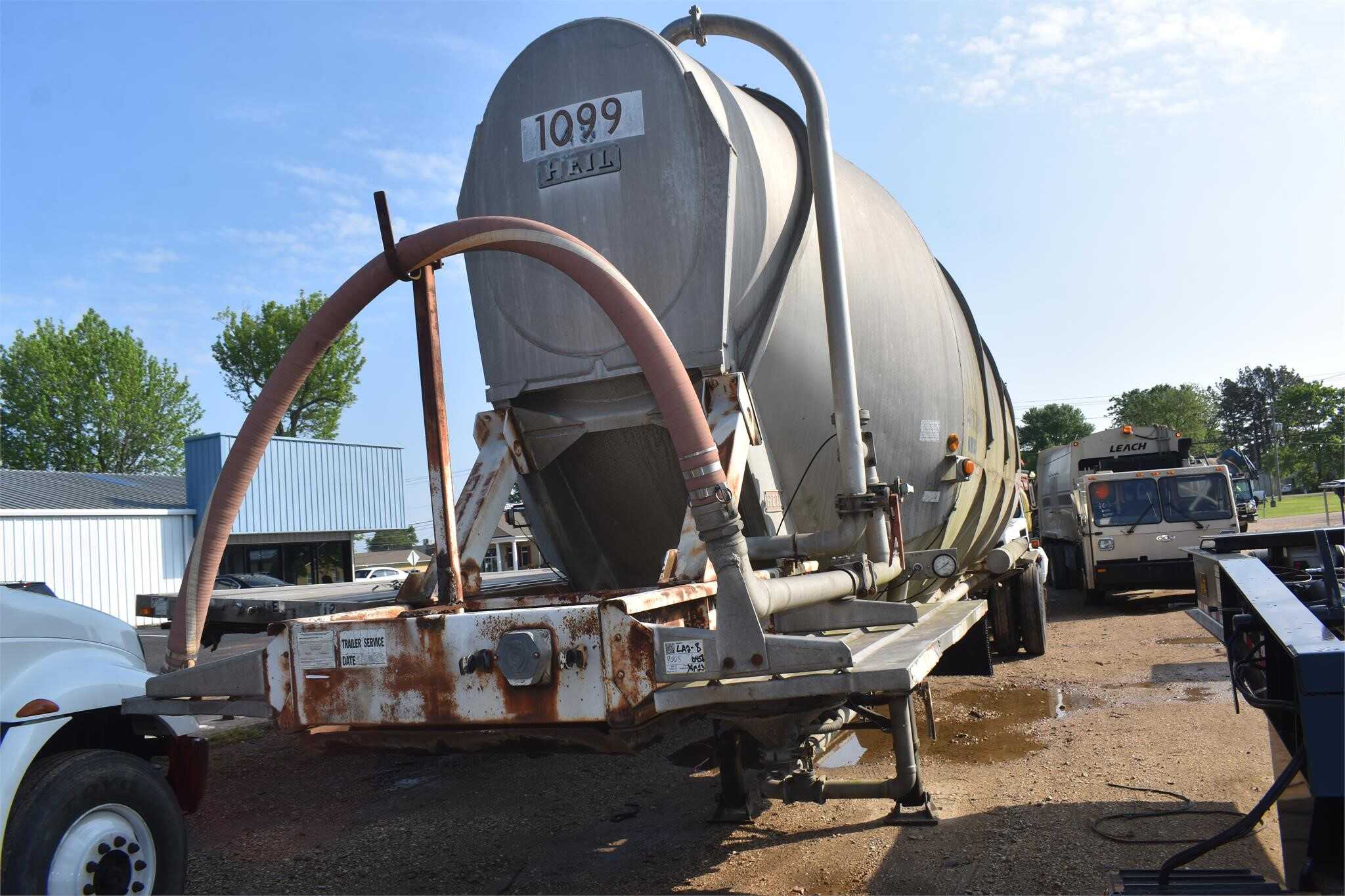 2015 Heil 1585 cube dry bulk