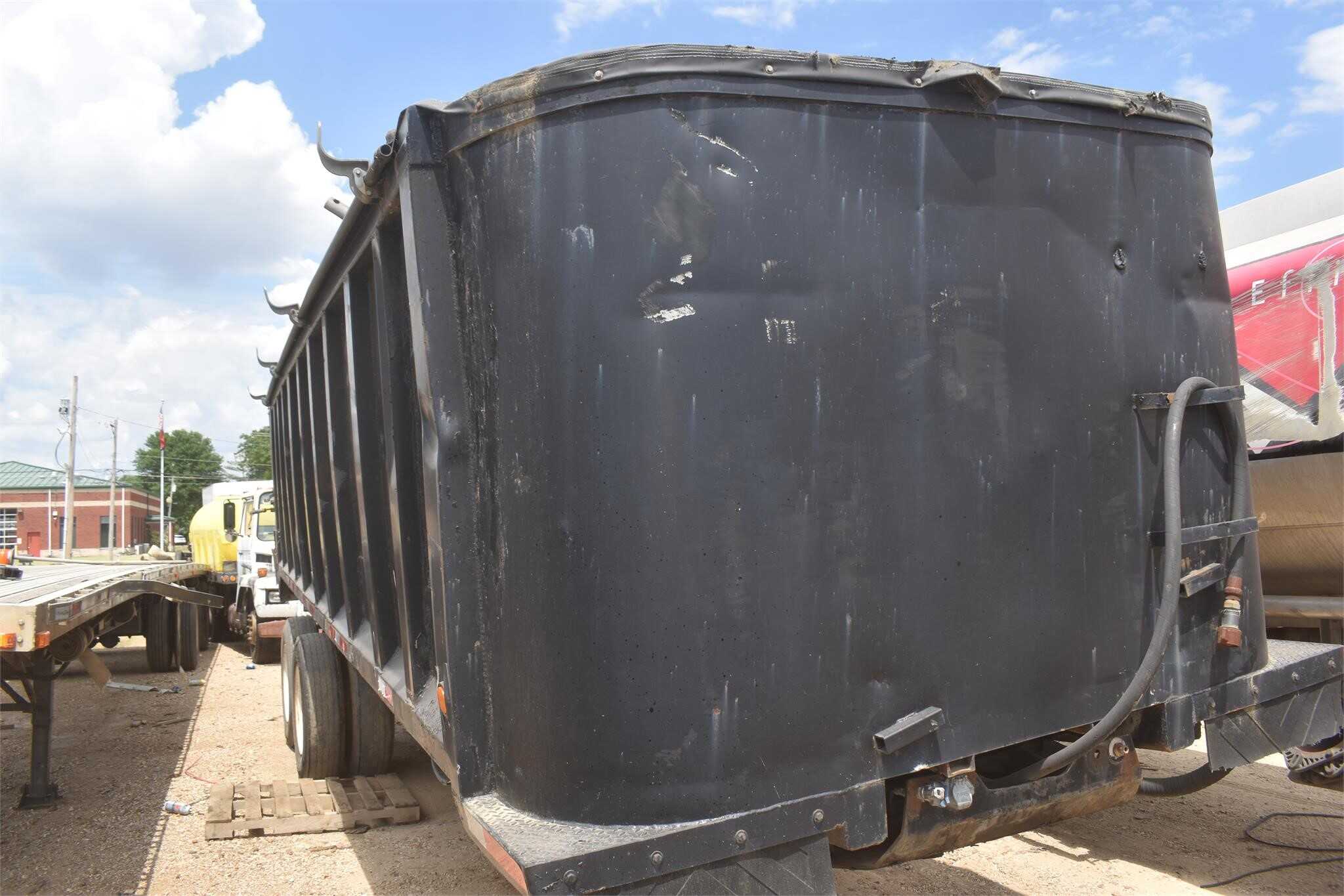 1995 Hilbilt 24 ft end dump