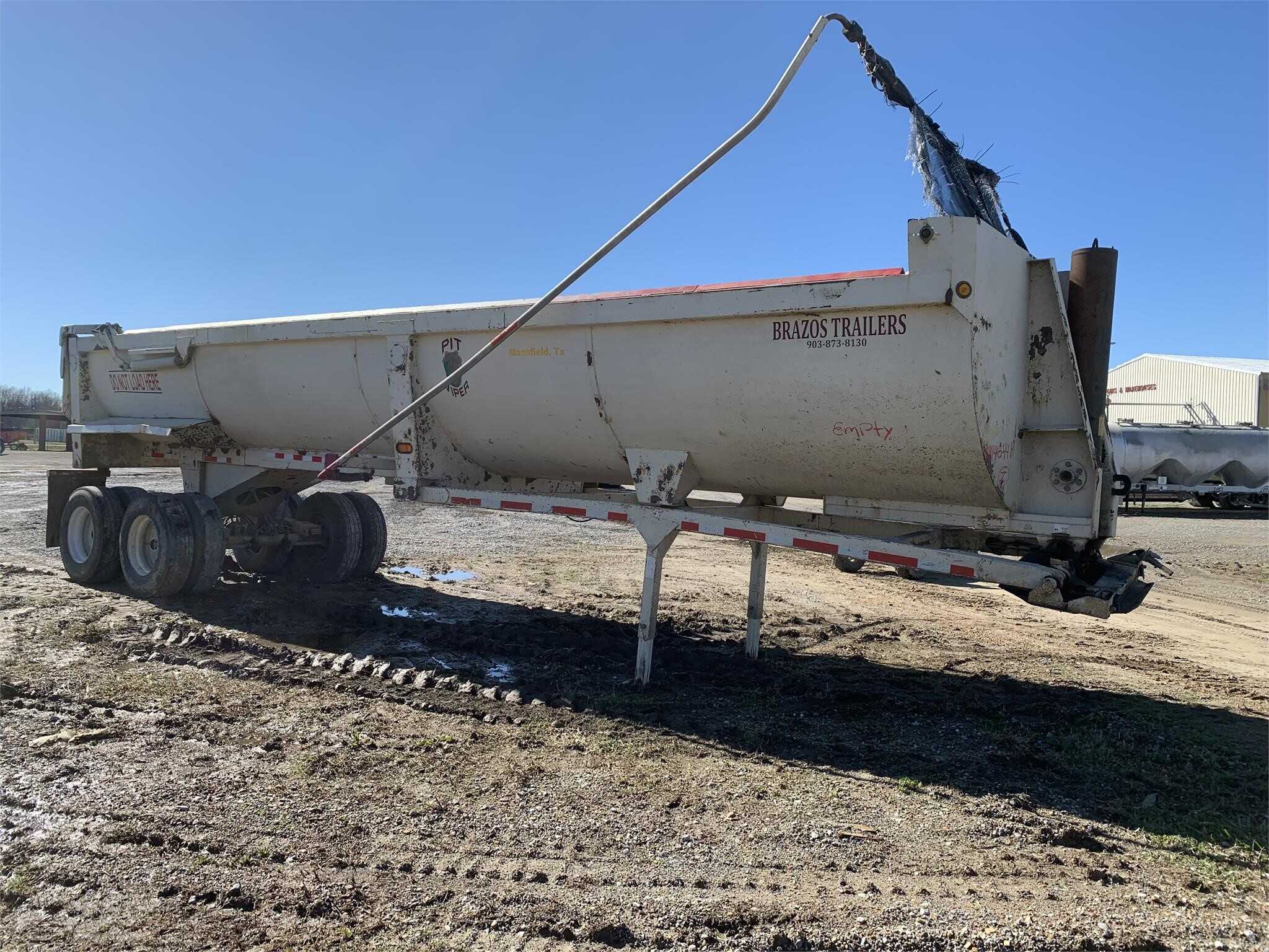 2016 Brazos 32 ft end dump
