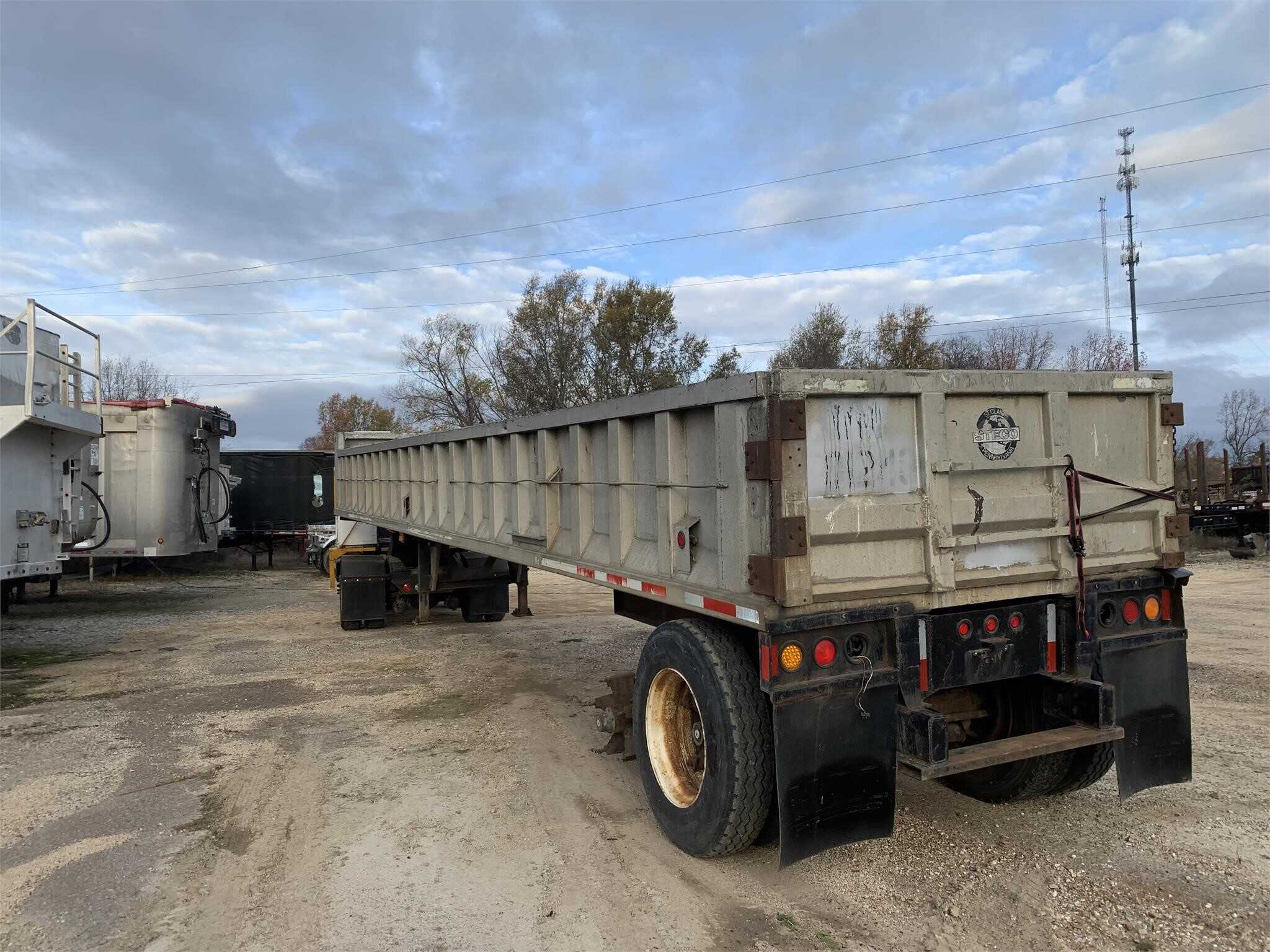 1987 Steco 53 ft walking floor