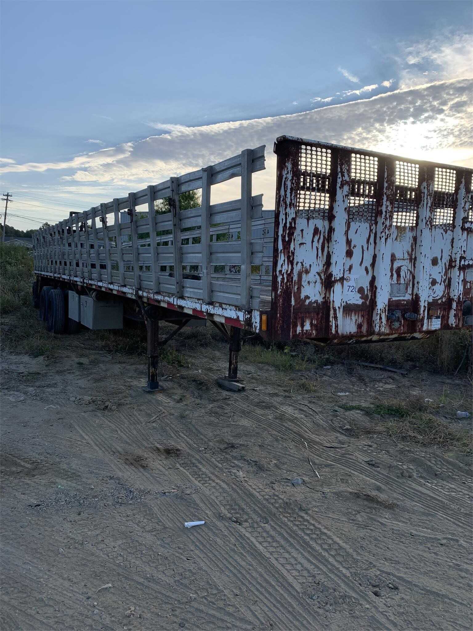 1997 Fruehauf 40 ft flat bed