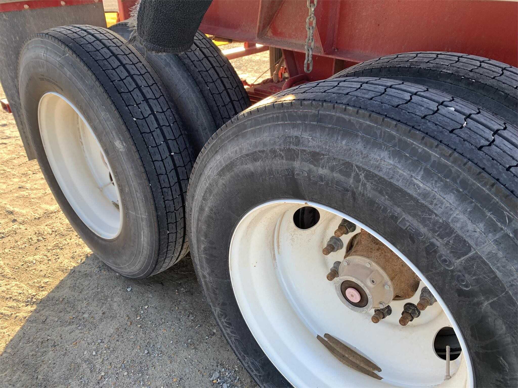 2019 Magnolia stretch pole trailer