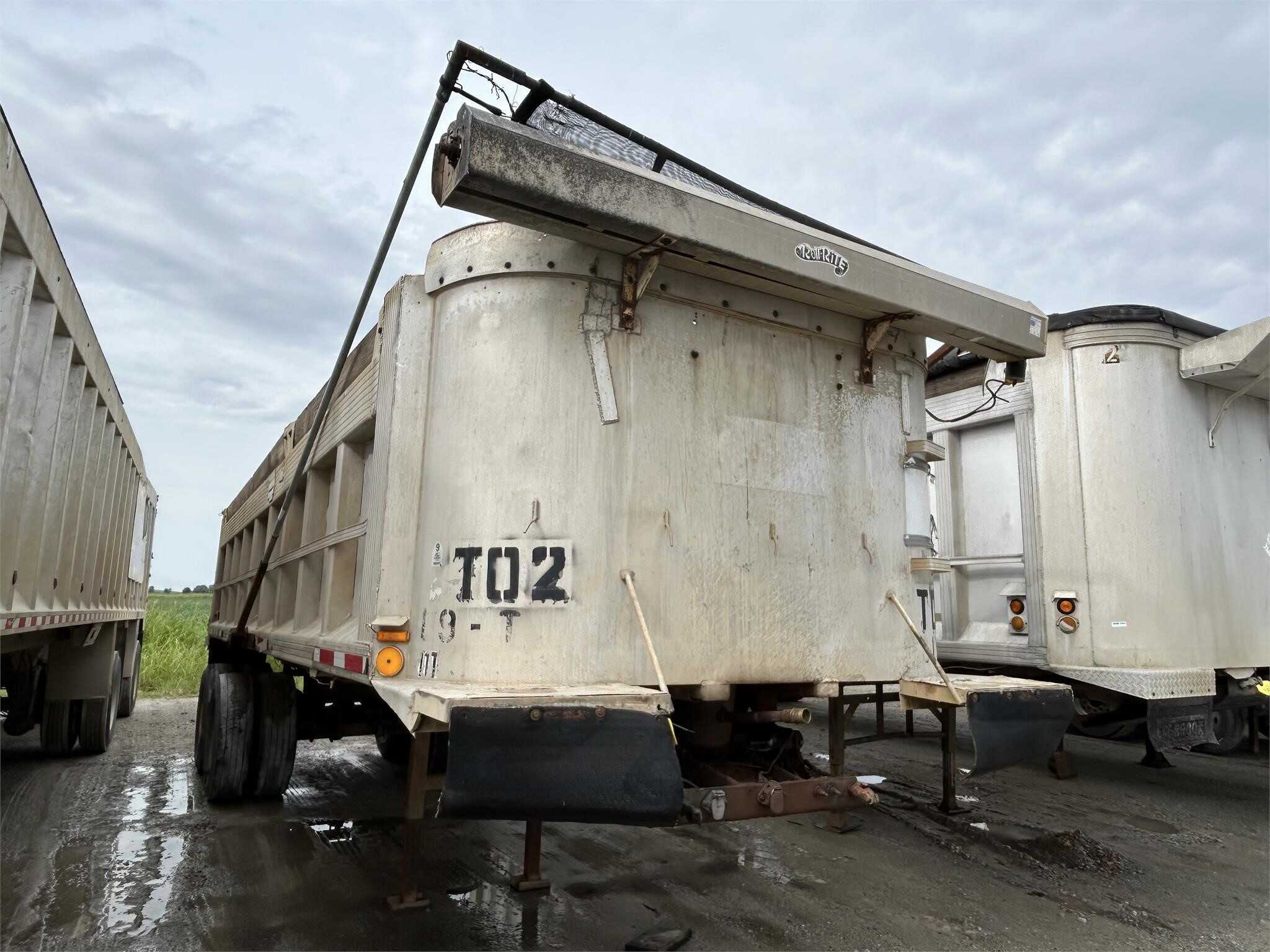 1984 Cmc 27 ft end dump