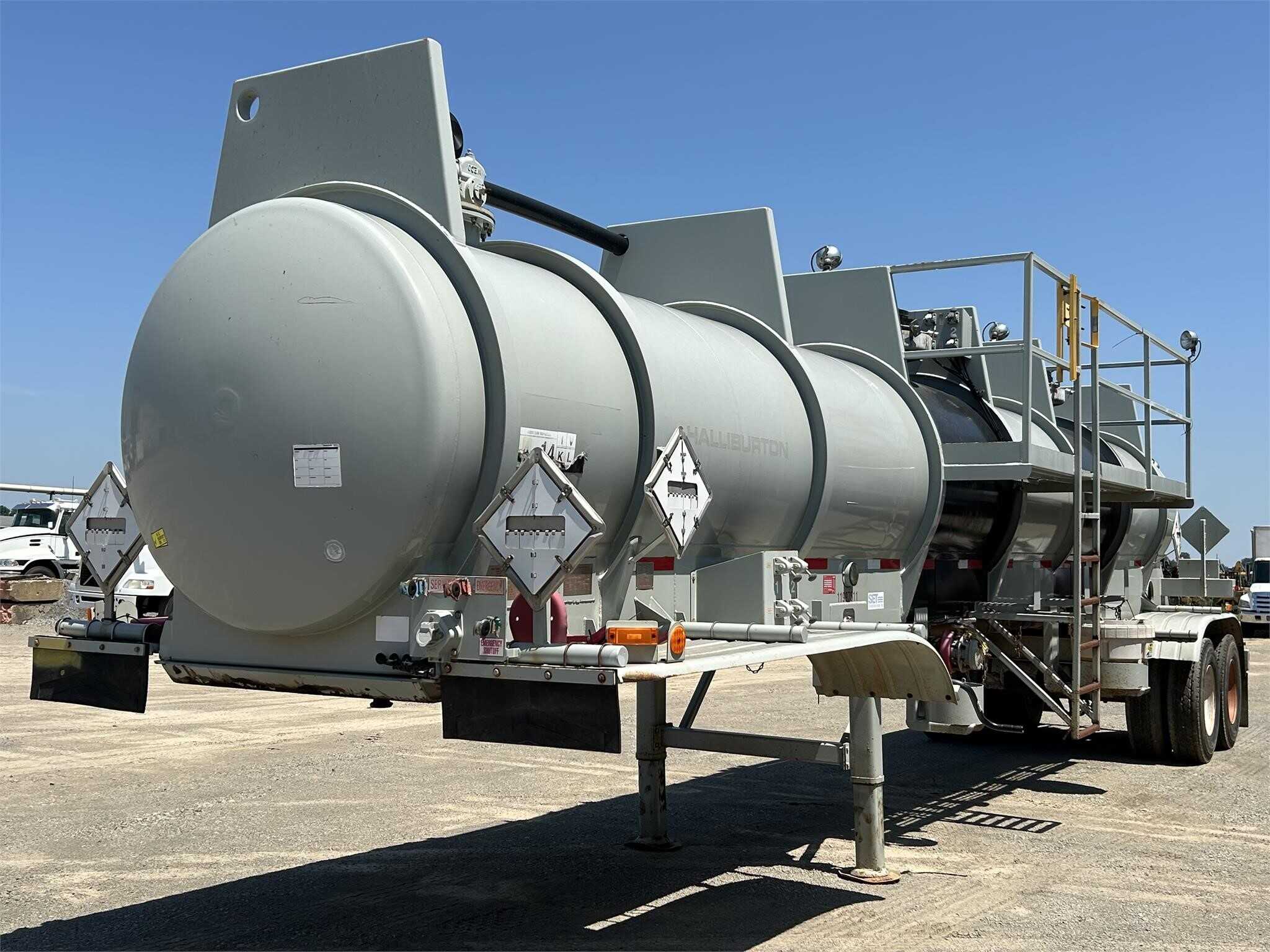 2012 Worley Welding Works 2 compartment 4000 gallon
