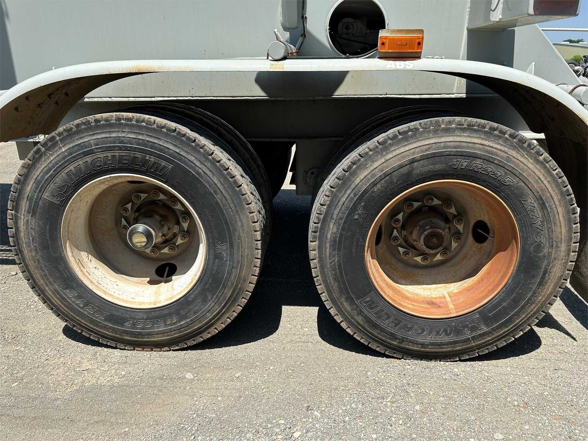 2012 Worley Welding Works 2 compartment 4000 gallon