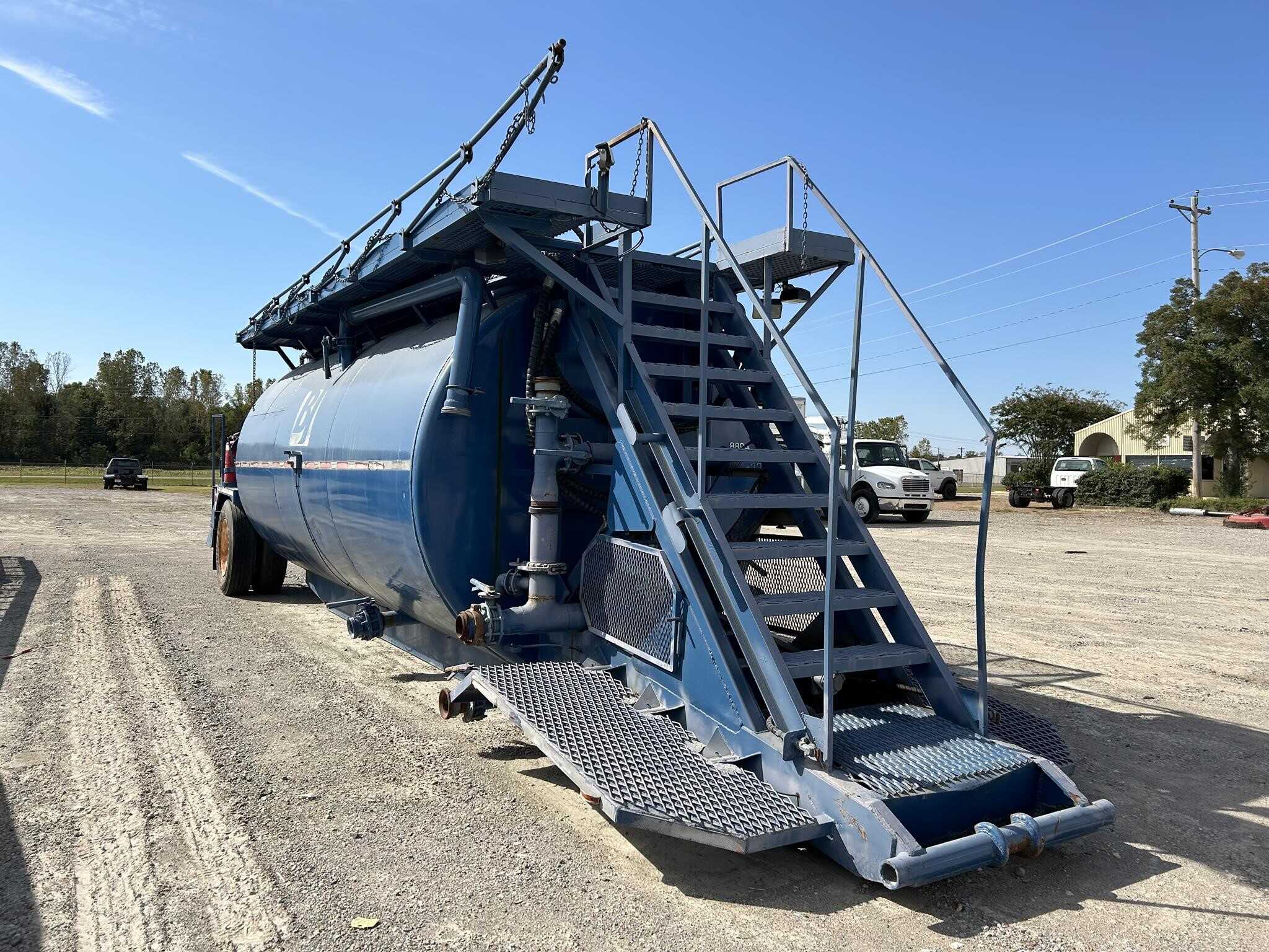1980 J&L 4000 gallon mixing tank