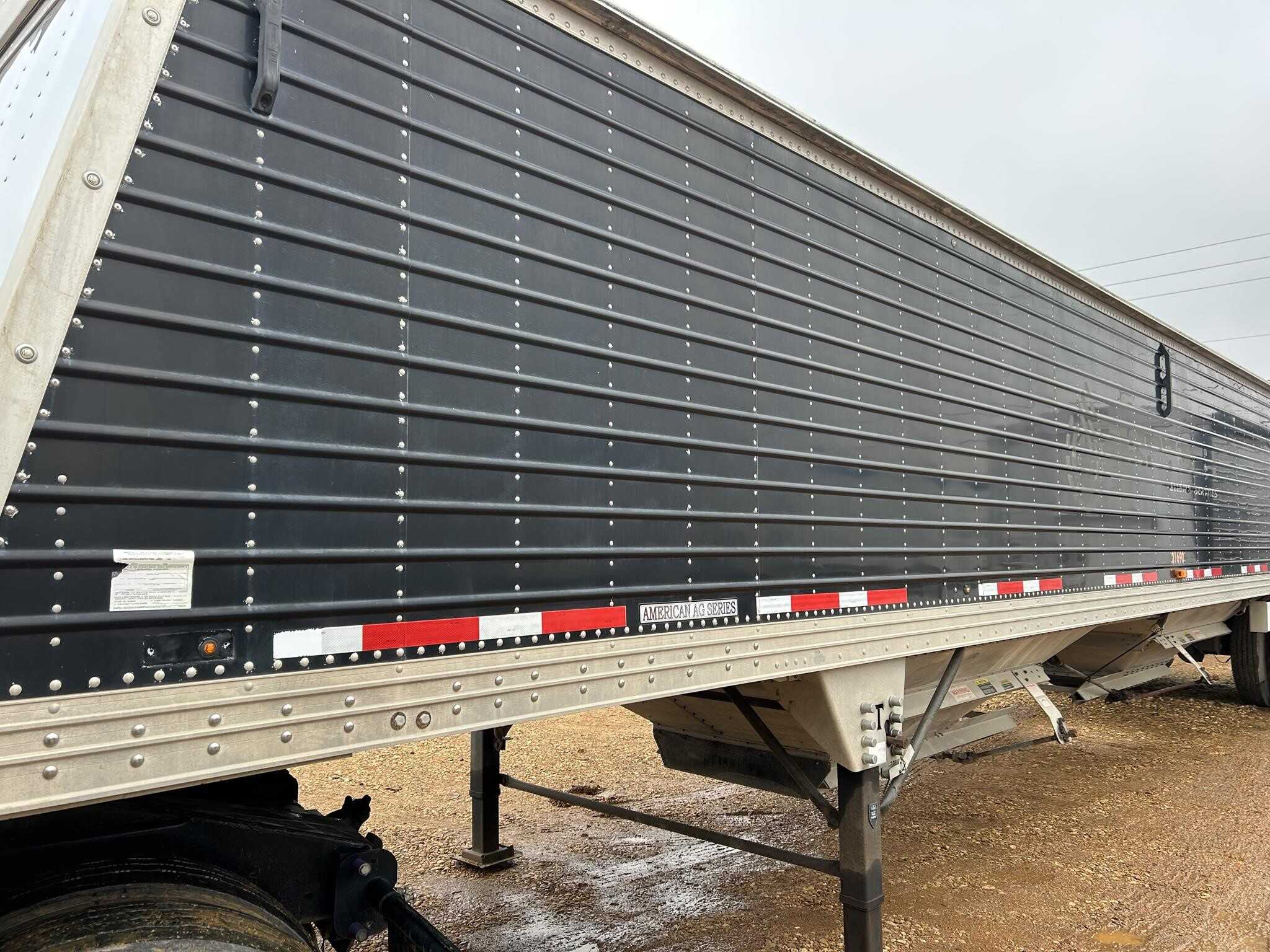 2013 Timpte 42 ft hopper