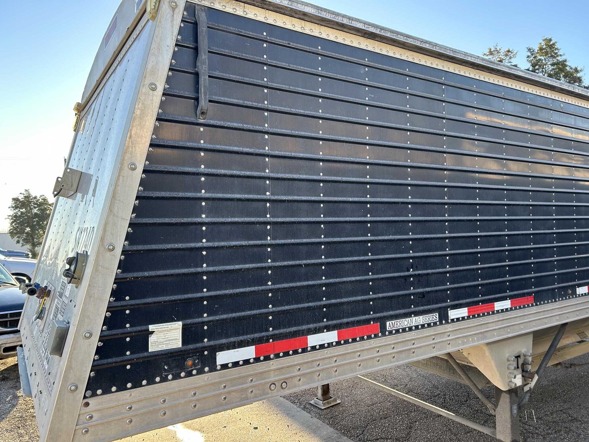 2013 Timpte 42 ft hopper