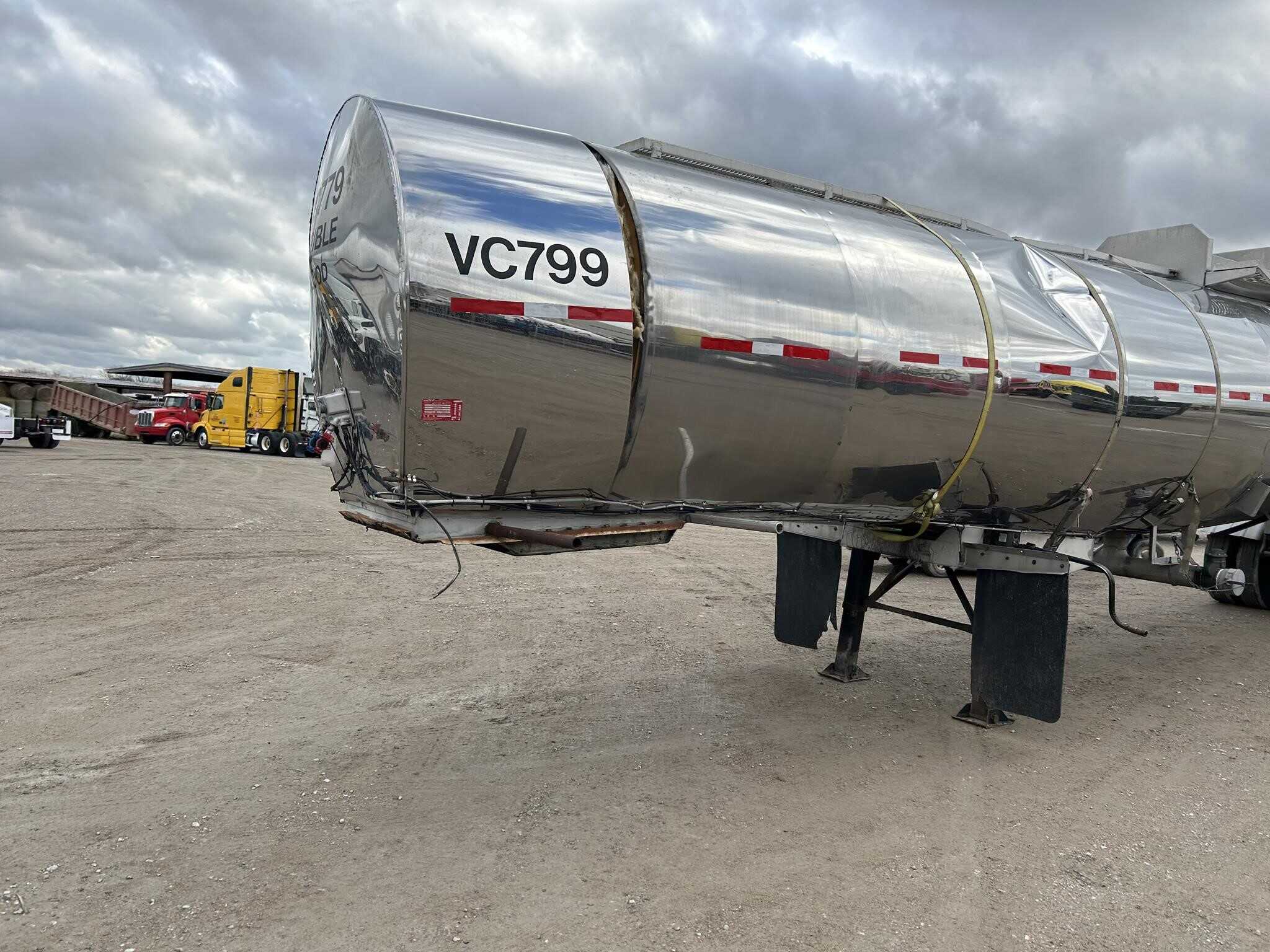 1985 Polar waste/sludge tank