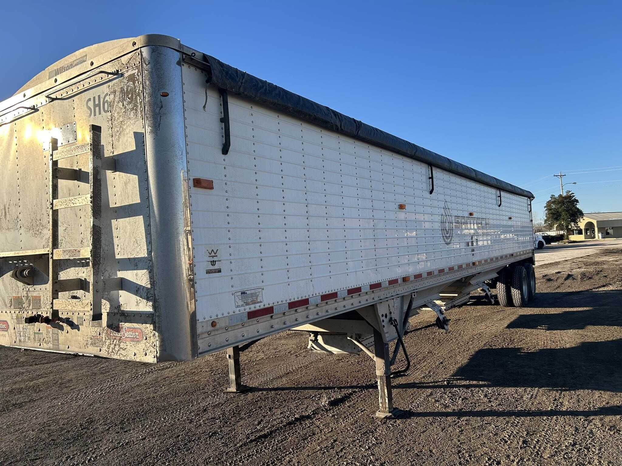 2011 Wilson 43 ft hopper