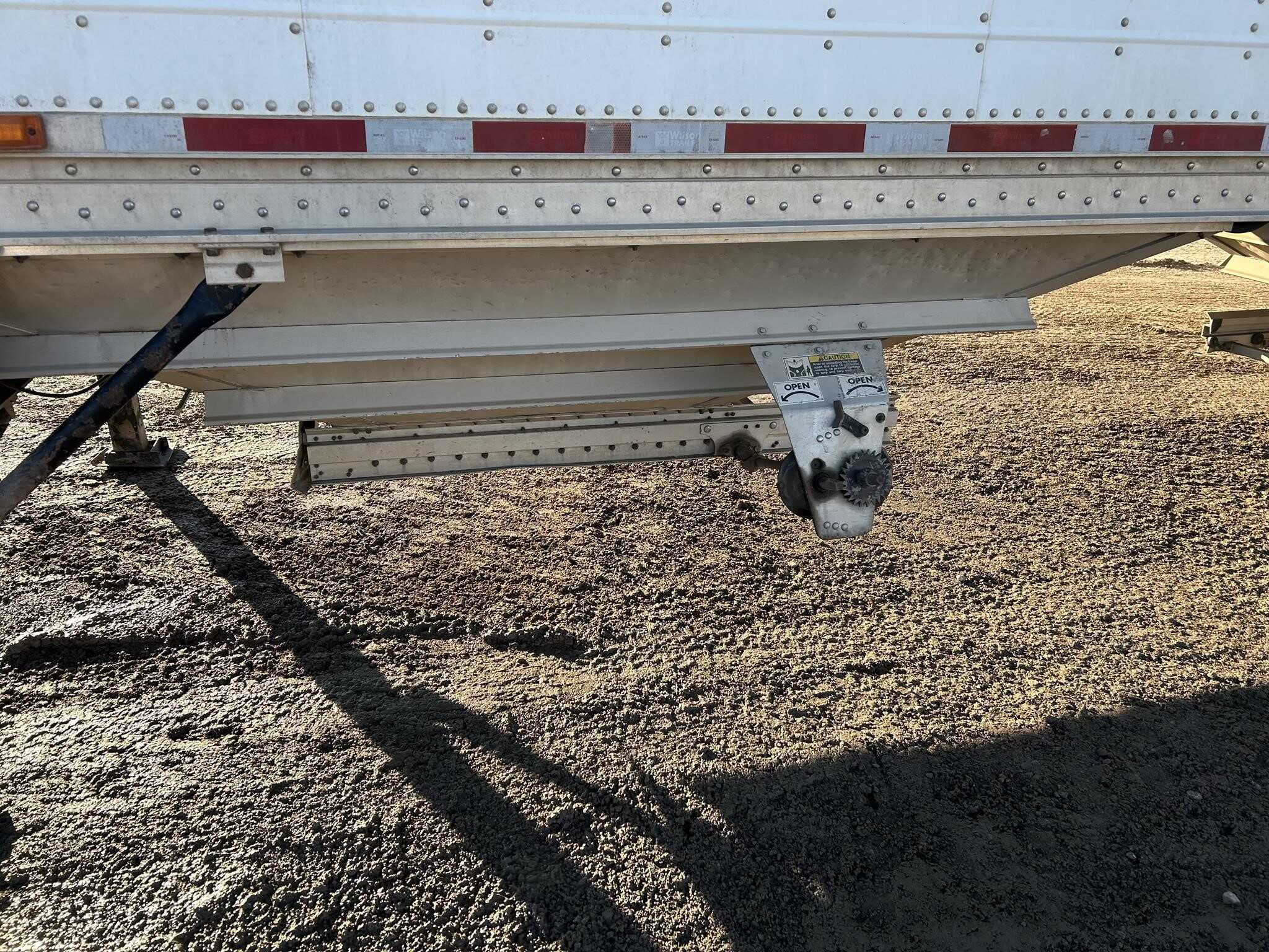 2011 Wilson 43 ft hopper