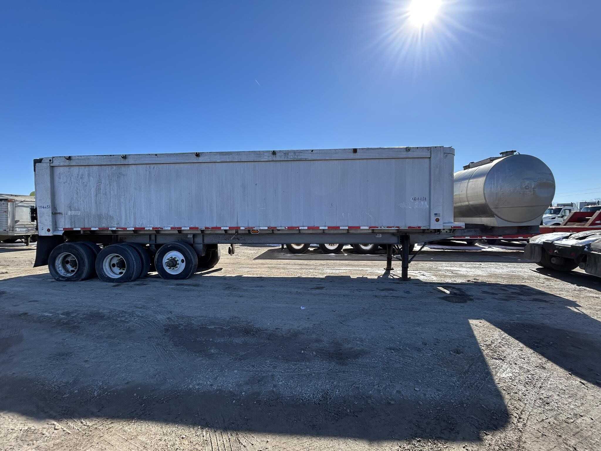 2006 Spectec 33 ft opentop with 1000 gallon tank