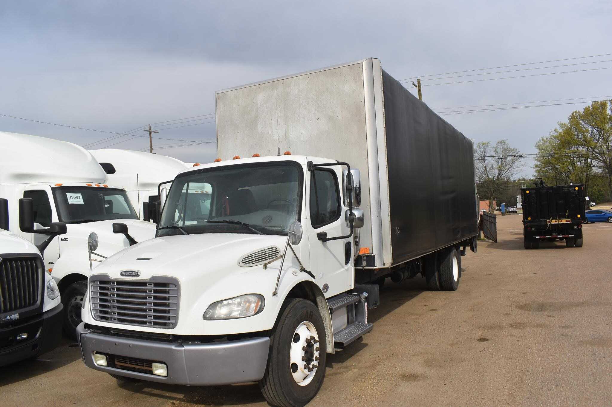 2015 Freightliner business class m2 106